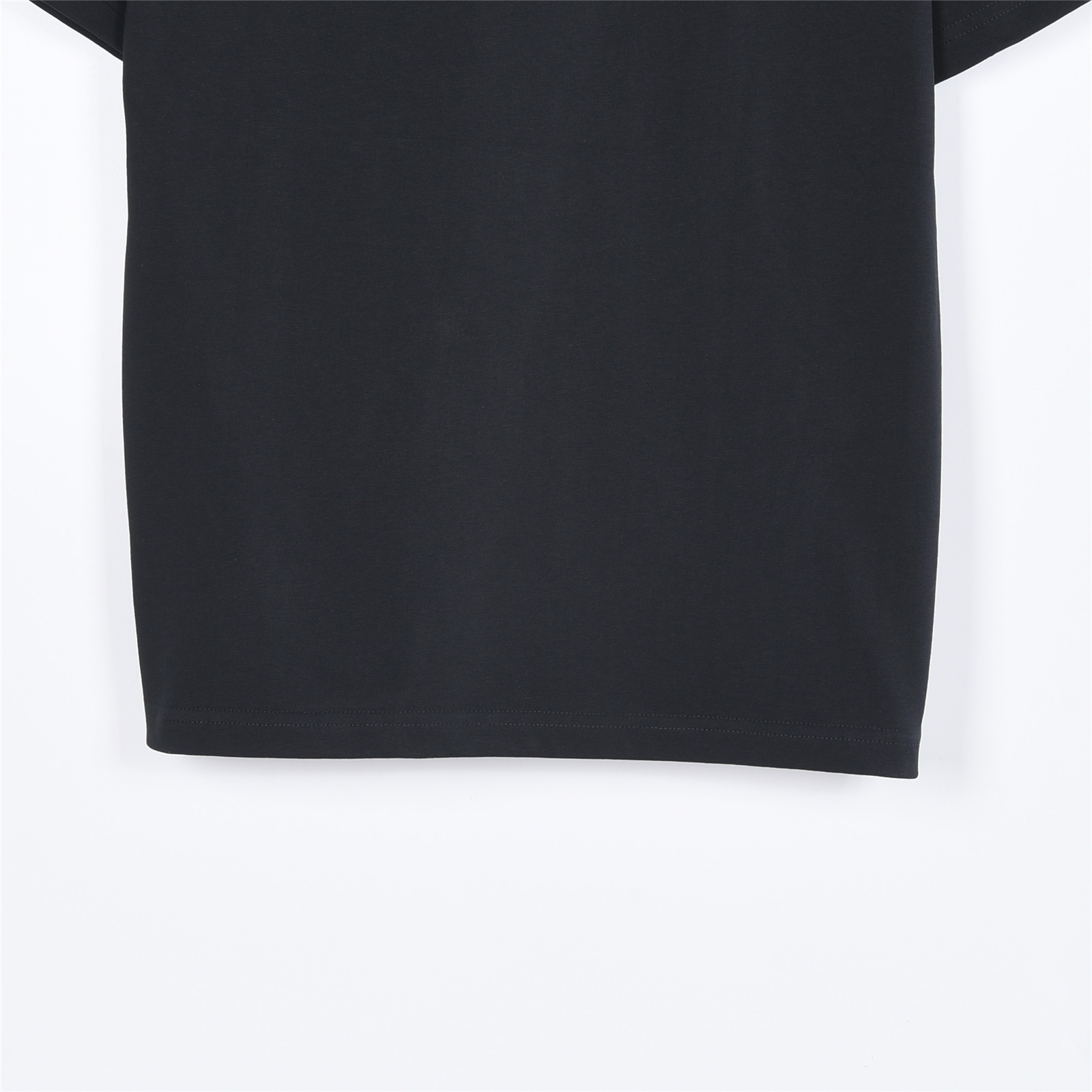 Gucci/古驰26SS霓虹字母印花短袖 黑色 白色