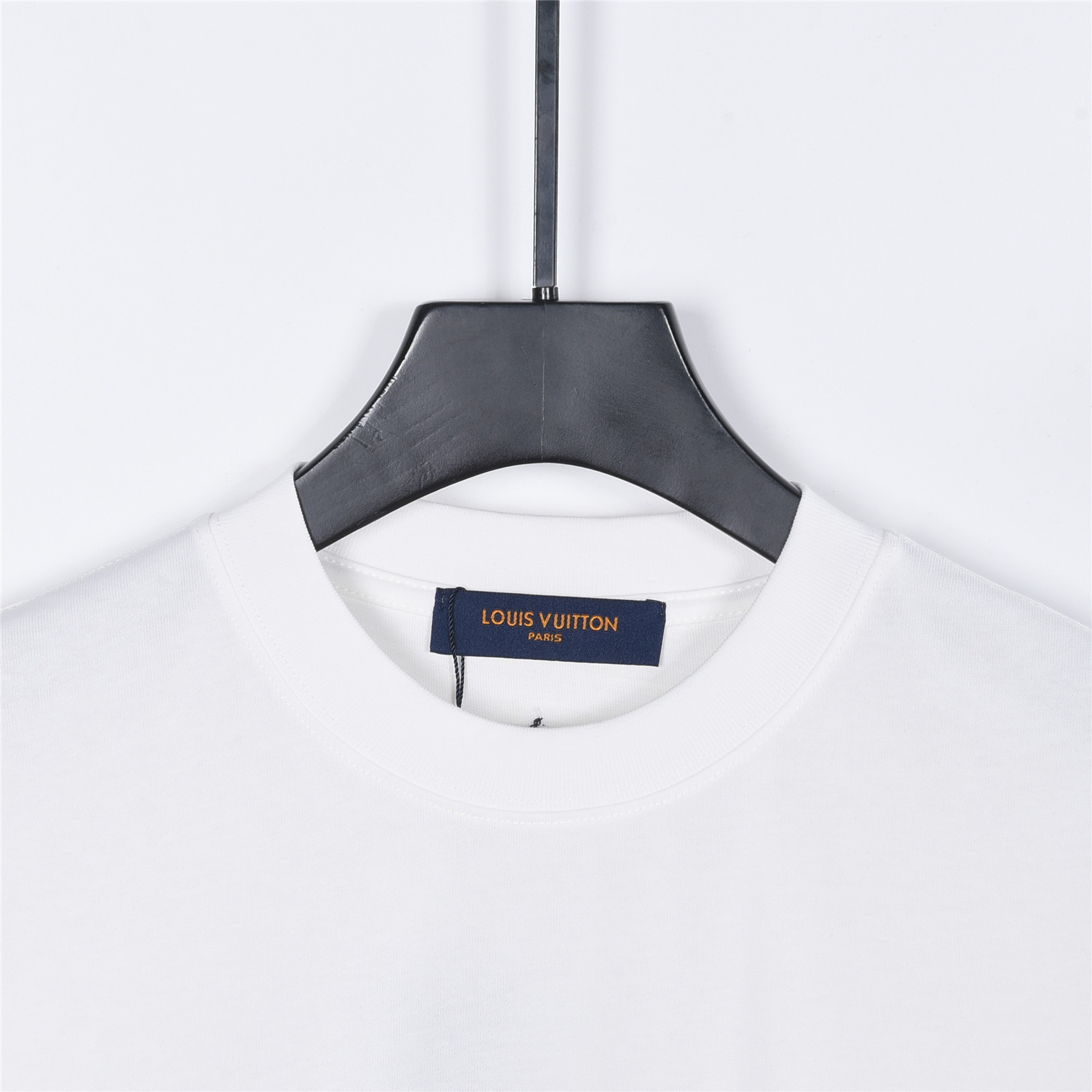 LouisVuitton/路易威登手绘涂鸦字母短袖T恤 黑色 白色-Top High Quatity Cheap Sneakers Fashion Clothing Clothes Bags handbags Shoes of all Brand wholesale With The best Quality And Beautiful Price from China Factory Chinese suppliers wholesaler seller LouisVuitton/路易威登手绘涂鸦字母短袖T恤 黑色 白色