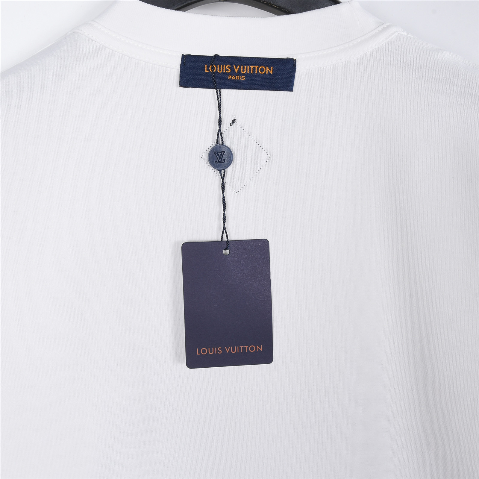 LouisVuitton/路易威登手绘涂鸦字母短袖T恤 黑色 白色-Top High Quatity Cheap Sneakers Fashion Clothing Clothes Bags handbags Shoes of all Brand wholesale With The best Quality And Beautiful Price from China Factory Chinese suppliers wholesaler seller LouisVuitton/路易威登手绘涂鸦字母短袖T恤 黑色 白色