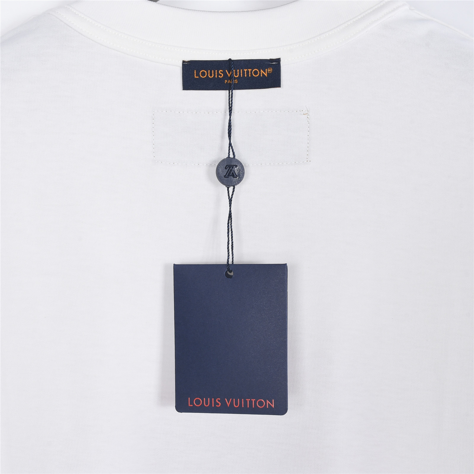 LouisVuitton/路易威登粉调涂鸦3D字母短袖T恤 黑色 白色-莆田鞋,莆田鞋货源,高仿鞋,高仿鞋货源,安福档口,莆田高仿鞋,莆田鞋批发,高仿鞋批发,莆田高仿运动鞋,高仿运动鞋,莆田运动鞋 LouisVuitton/路易威登粉调涂鸦3D字母短袖T恤 黑色 白色