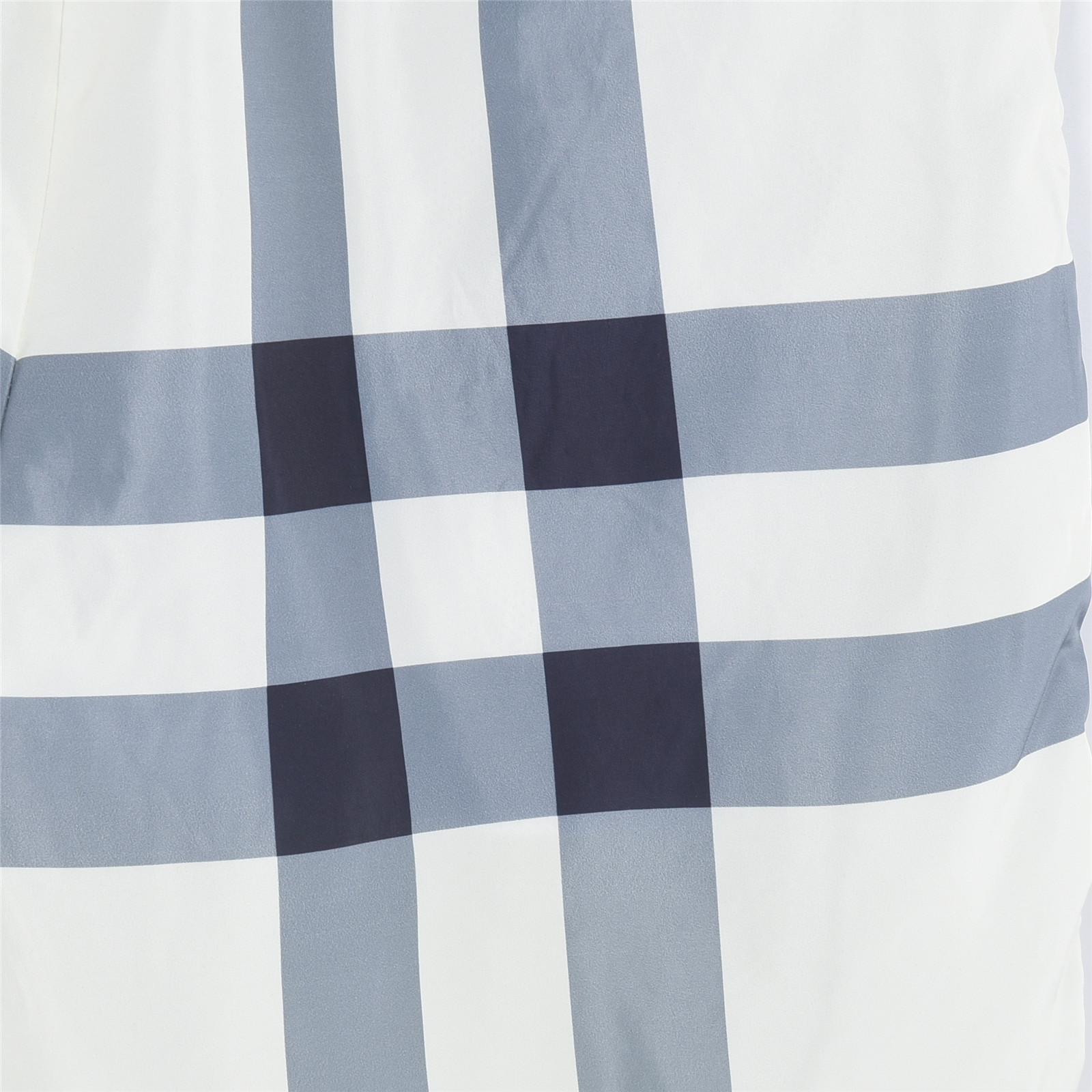 Burberry/巴宝莉格纹战马标沙滩短裤 腰际抽绳款沙滩休闲短裤白色 蓝色