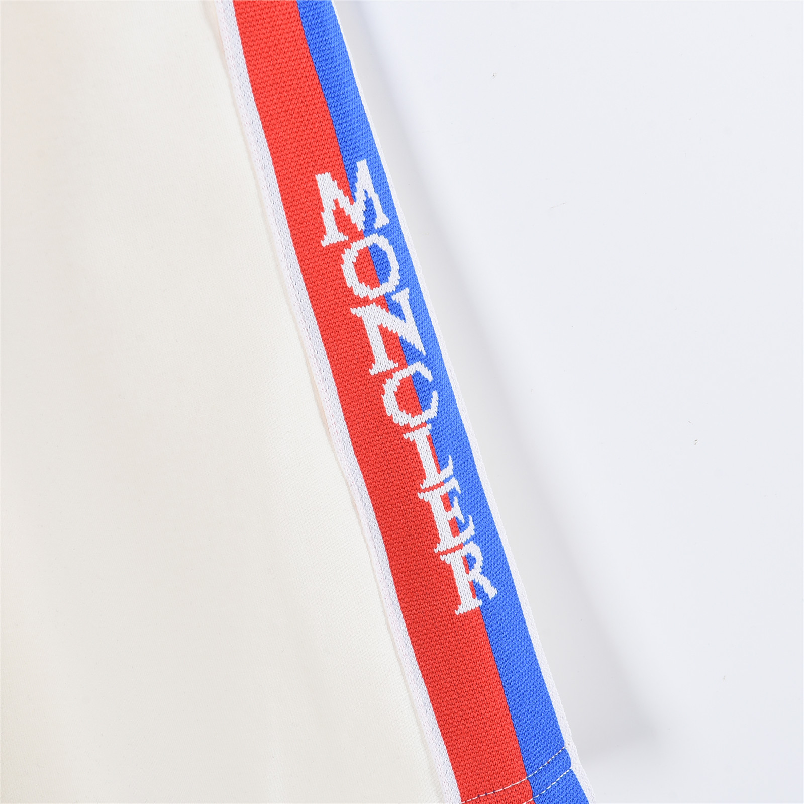 Moncler/蒙口侧边织带字母短裤 极简廓形 高腰剪裁搭配利落裤线 黑色 白色-Top High Quatity Cheap Sneakers Fashion Clothing Clothes Bags handbags Shoes of all Brand wholesale With The best Quality And Beautiful Price from China Factory Chinese suppliers wholesaler seller Moncler/蒙口侧边织带字母短裤 极简廓形 高腰剪裁搭配利落裤线 黑色 白色