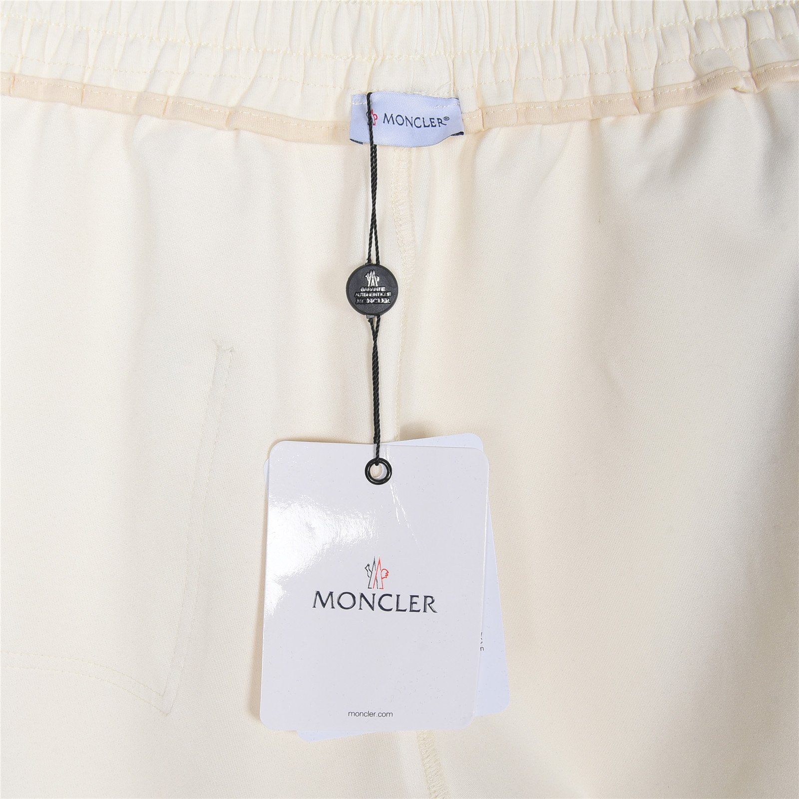 Moncler/蒙口侧边织带字母短裤 极简廓形 高腰剪裁搭配利落裤线 黑色 白色-Top High Quatity Cheap Sneakers Fashion Clothing Clothes Bags handbags Shoes of all Brand wholesale With The best Quality And Beautiful Price from China Factory Chinese suppliers wholesaler seller Moncler/蒙口侧边织带字母短裤 极简廓形 高腰剪裁搭配利落裤线 黑色 白色