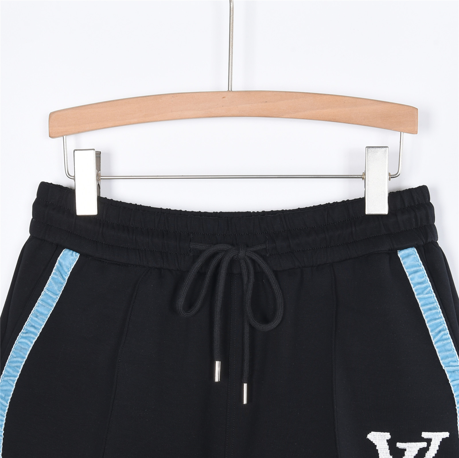 LOUISVUITTON/路易威登侧边蓝色织带LV刺绣字母短裤-Top High Quatity Cheap Sneakers Fashion Clothing Clothes Bags handbags Shoes of all Brand wholesale With The best Quality And Beautiful Price from China Factory Chinese suppliers wholesaler seller LOUISVUITTON/路易威登侧边蓝色织带LV刺绣字母短裤