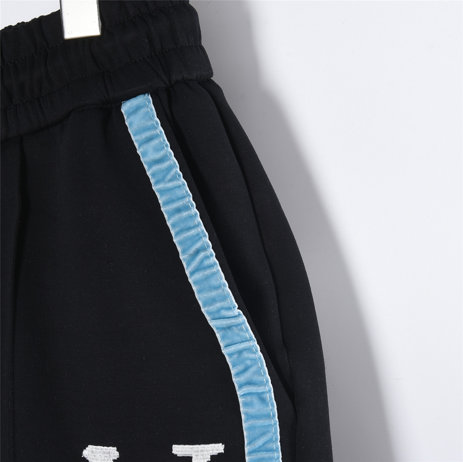 LOUISVUITTON/路易威登侧边蓝色织带LV刺绣字母短裤-Top High Quatity Cheap Sneakers Fashion Clothing Clothes Bags handbags Shoes of all Brand wholesale With The best Quality And Beautiful Price from China Factory Chinese suppliers wholesaler seller LOUISVUITTON/路易威登侧边蓝色织带LV刺绣字母短裤