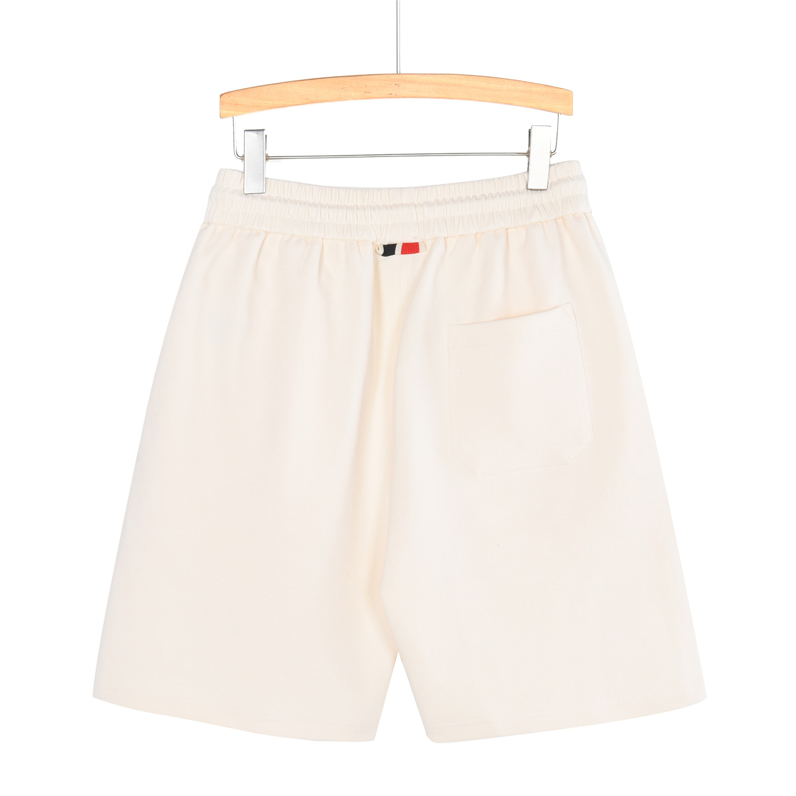 Moncler/蒙口 斜边织带短裤 夏日气质穿搭 诚意推荐这款短裤 高级感满满的颜色 杏色 黑色-Chinese UA Cheap High Quatity Brand Clothes Bags handbags Sneakers wholesale wholesaler seller from China Factory suppliers Fashion Clothing Shoes best Quality Beautiful Price Moncler/蒙口 斜边织带短裤 夏日气质穿搭 诚意推荐这款短裤 高级感满满的颜色 杏色 黑色