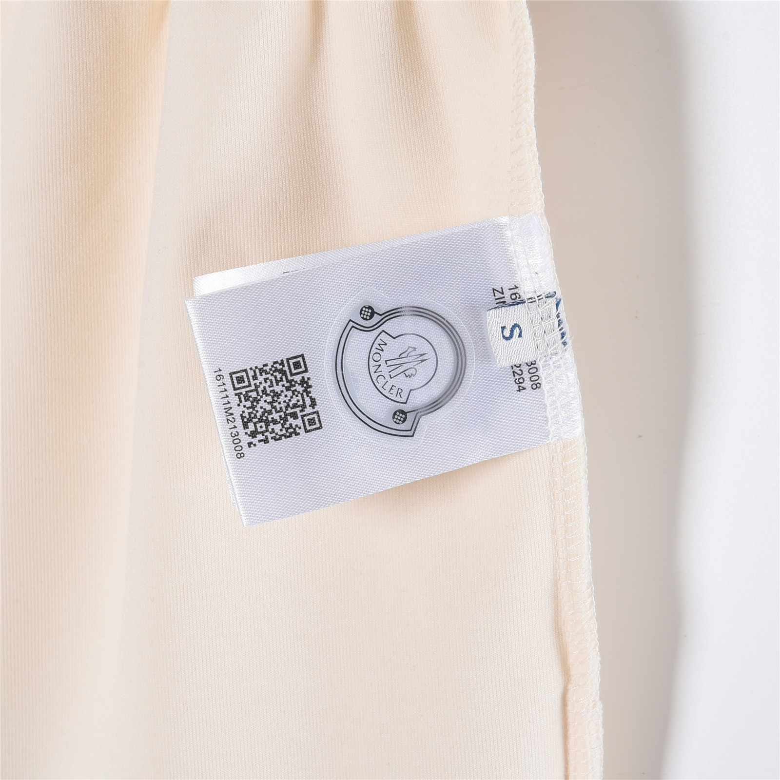 Moncler/蒙口 斜边织带短裤 夏日气质穿搭 诚意推荐这款短裤 高级感满满的颜色 杏色 黑色-Chinese UA Cheap High Quatity Brand Clothes Bags handbags Sneakers wholesale wholesaler seller from China Factory suppliers Fashion Clothing Shoes best Quality Beautiful Price Moncler/蒙口 斜边织带短裤 夏日气质穿搭 诚意推荐这款短裤 高级感满满的颜色 杏色 黑色