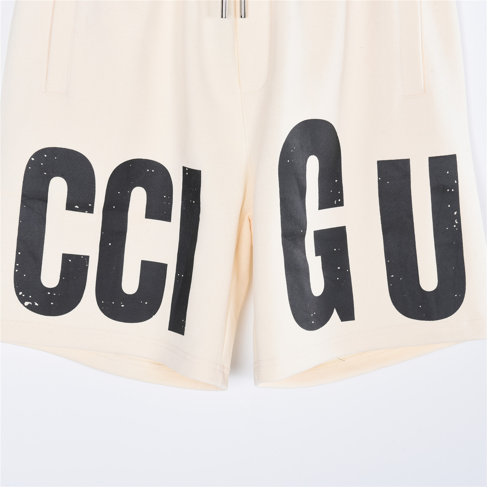 Gucci/古驰 CCIGU大字母印花抽绳短裤 杏色 黑色-莆田鞋,莆田鞋货源,高仿鞋,高仿鞋货源,安福档口,莆田高仿鞋,莆田鞋批发,高仿鞋批发,莆田高仿运动鞋,高仿运动鞋,莆田运动鞋 Gucci/古驰 CCIGU大字母印花抽绳短裤 杏色 黑色