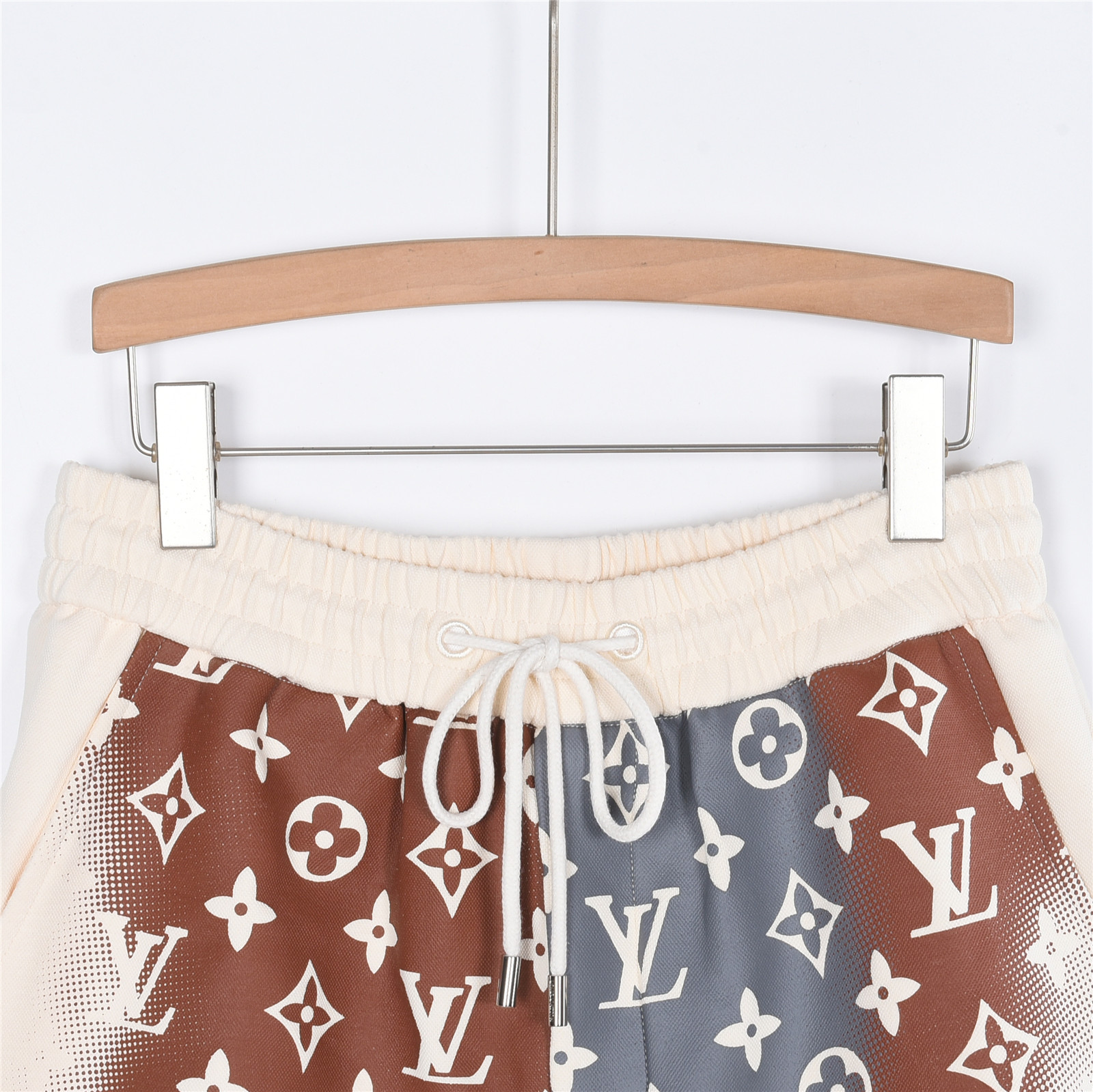 LouisVuitton/路易威登渐变晕染短裤 黑色 杏色-Top High Quatity Cheap Sneakers Fashion Clothing Clothes Bags handbags Shoes of all Brand wholesale With The best Quality And Beautiful Price from China Factory Chinese suppliers wholesaler seller LouisVuitton/路易威登渐变晕染短裤 黑色 杏色