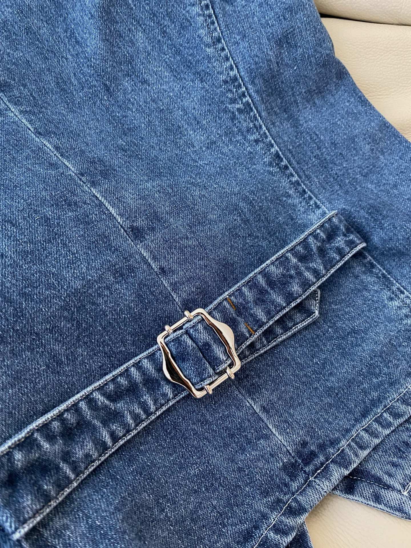 Retro Blue Denim Vest - Sleeveless V-Neck with Button Detail, Cropped Fit 8 i1745920359713 5172 0 6