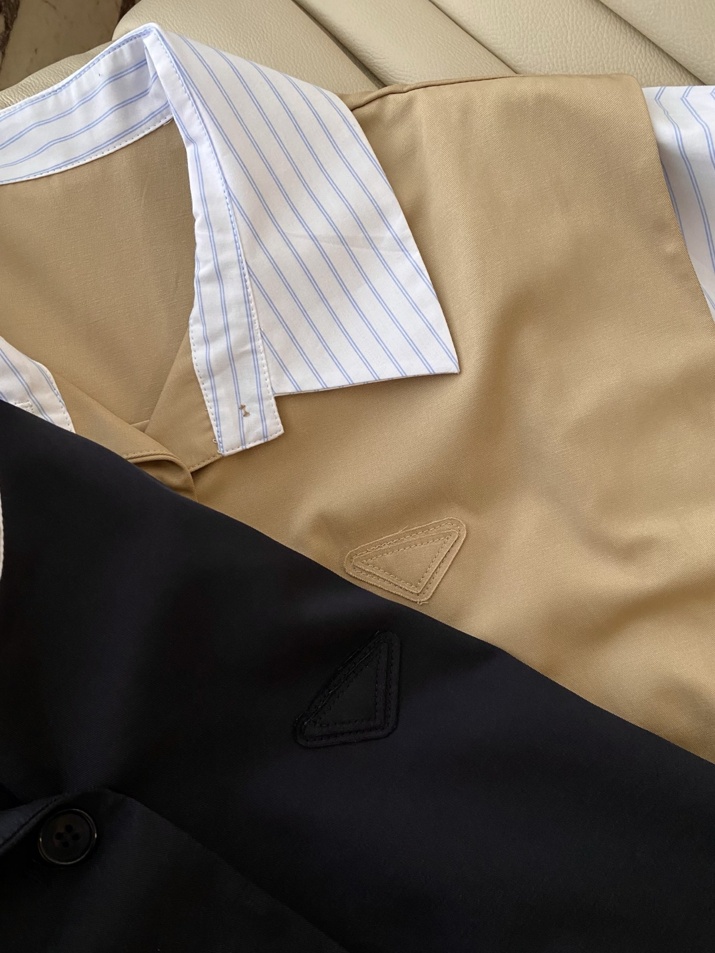 “Versatile P955 Female Suit: Striped Shirts, Classic Design, Retro Touches for Spring/Summer” - 图片 3