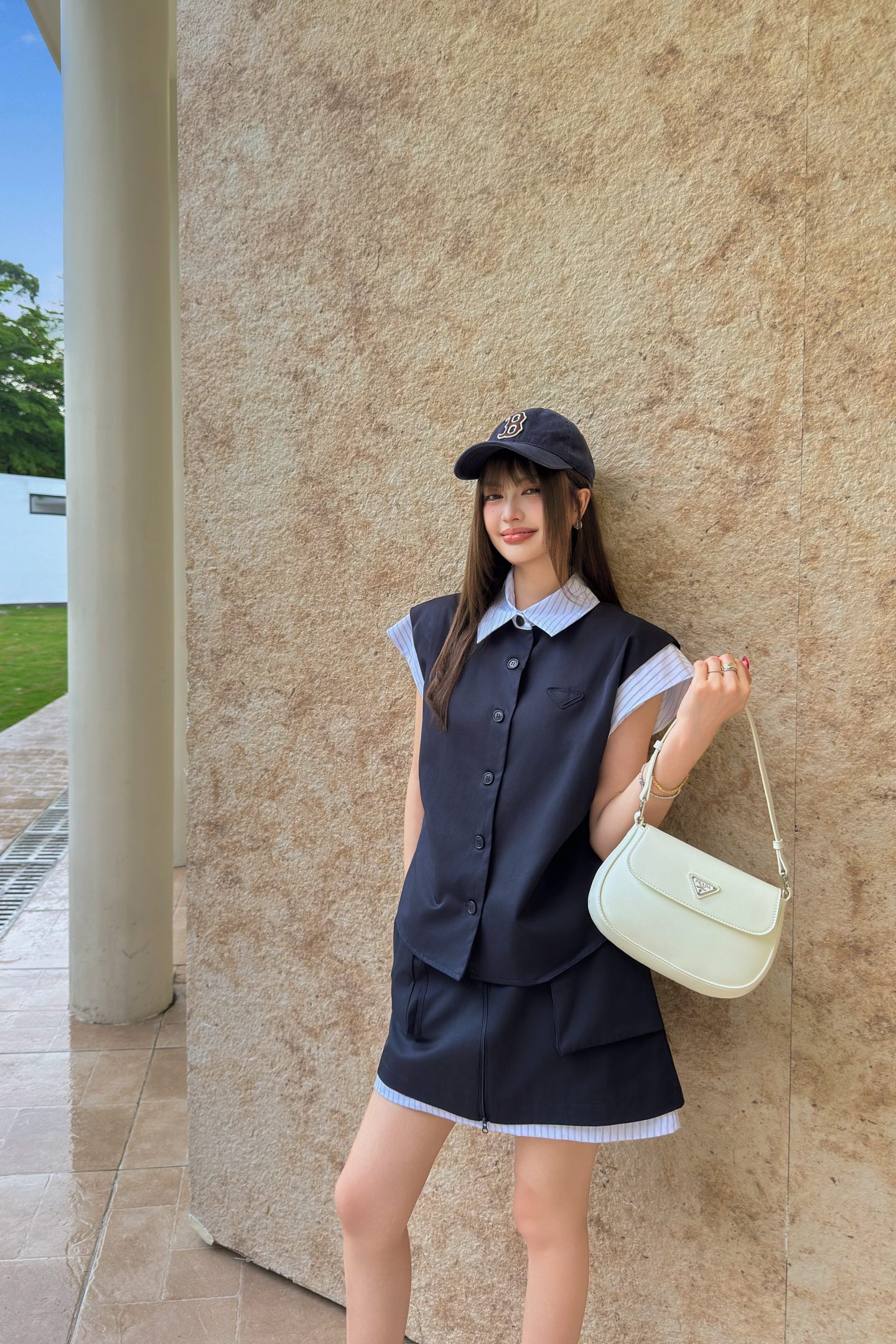 A stylish, stylish, stylish, stylish-symmetrical-stylish work suit