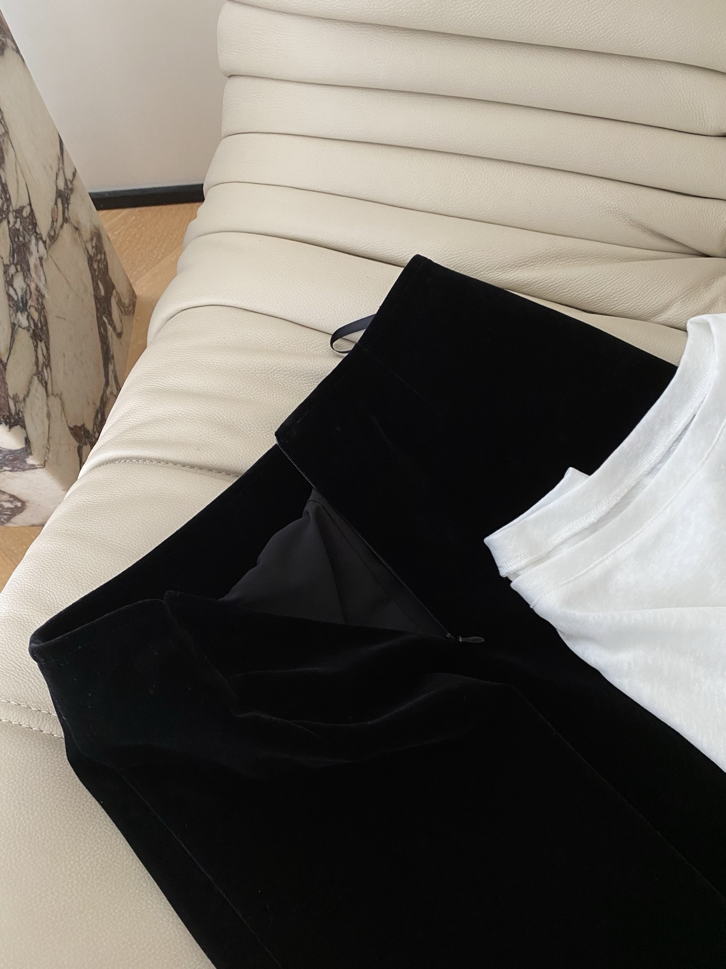 Miu Miu Black Velvet Mini Skirt with Logo Appliqué - Chic & Comfortable 9 i1756032020638 7513 0 7