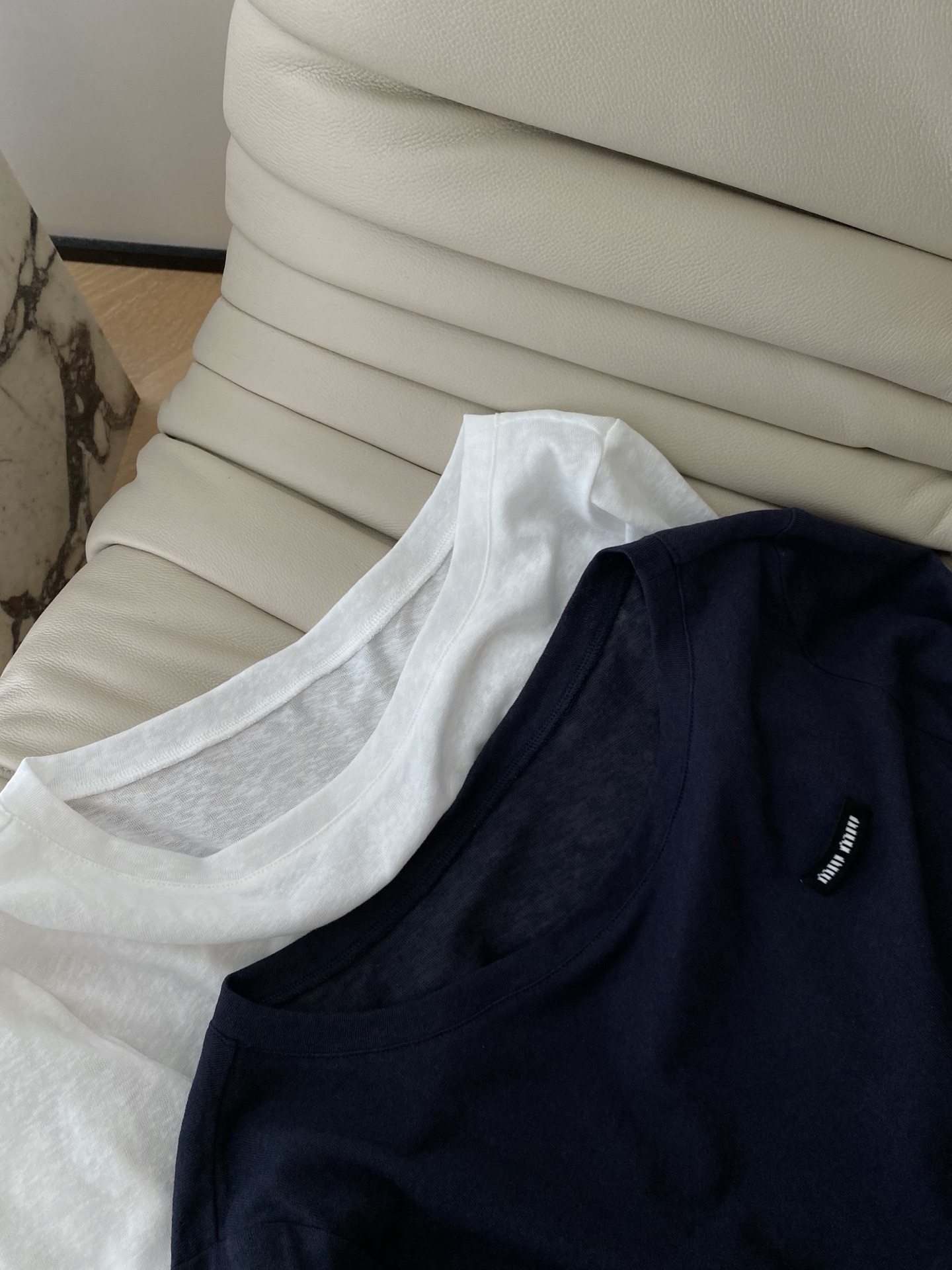 Miu MiuT, Soft and Skin-Friendly, Slim Fit, Two Colors Available 6 i1756032068265 8268 0 4