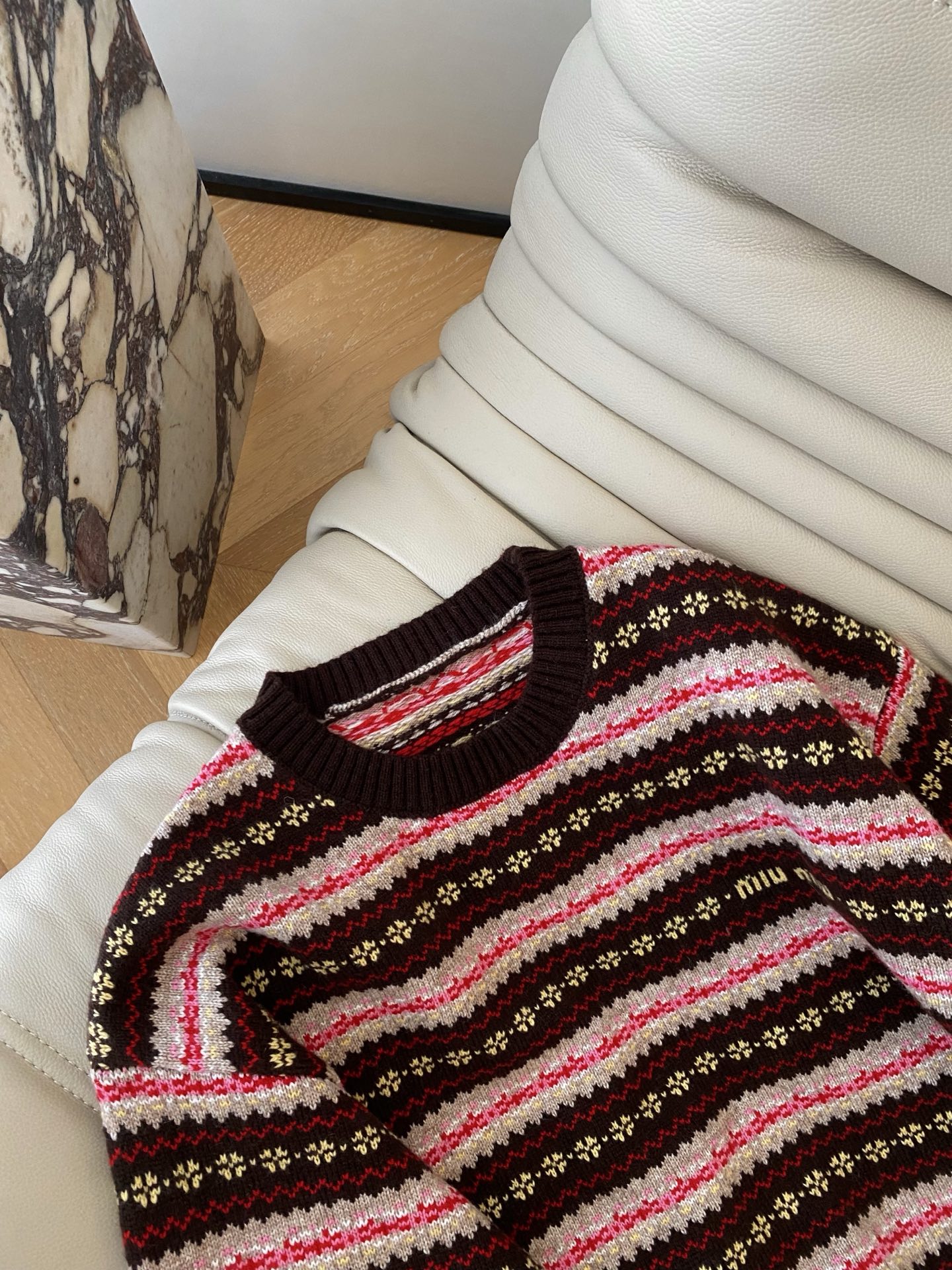 25。F秋冬 圣诞费尔岛毛衣 采用羊毛面料 超级明媚减龄 繁而不杂的费尔岛图案 配上复工撞色感配色 超有