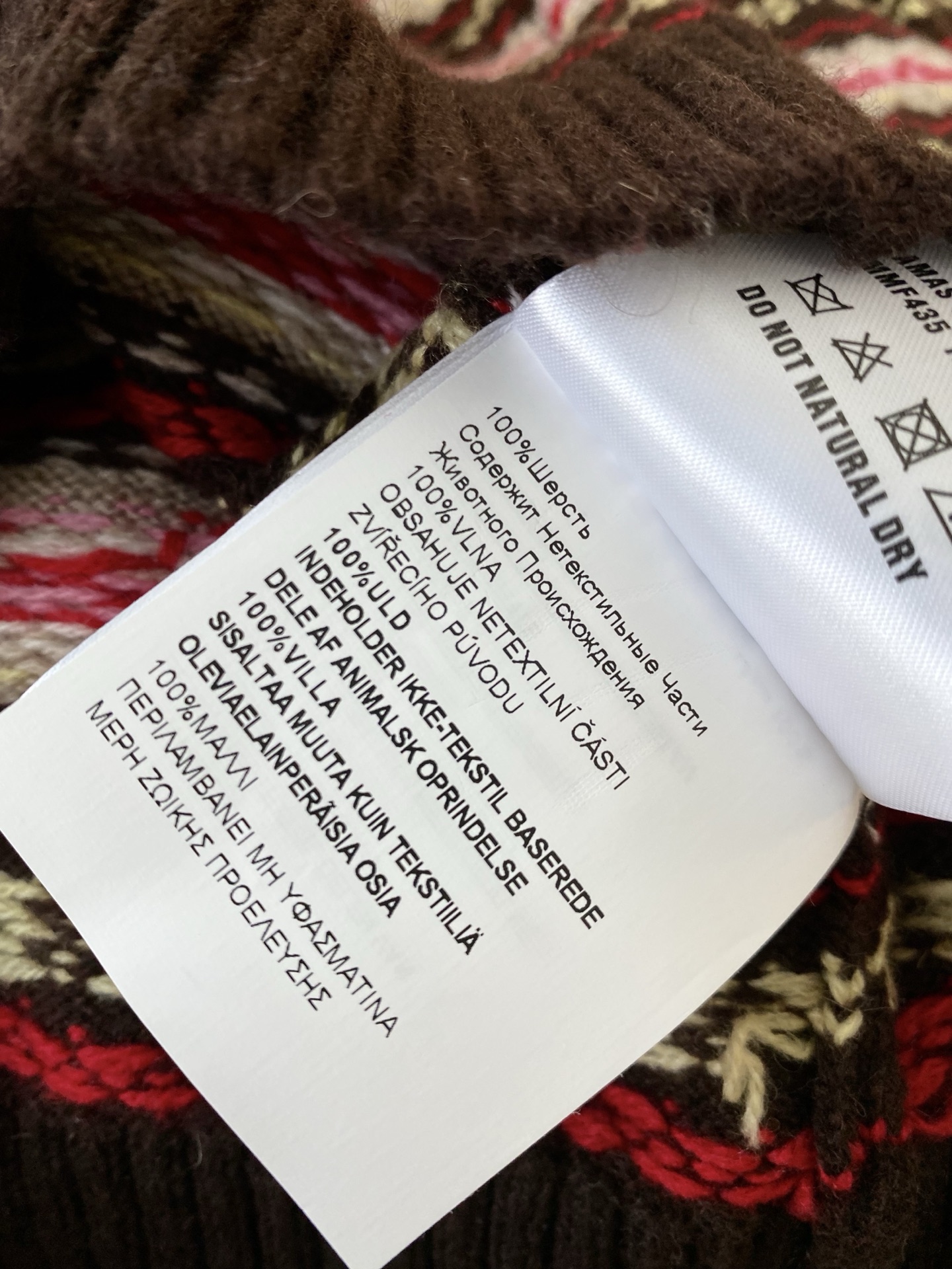 25。F秋冬 圣诞费尔岛毛衣 采用羊毛面料 超级明媚减龄 繁而不杂的费尔岛图案 配上复工撞色感配色 超有