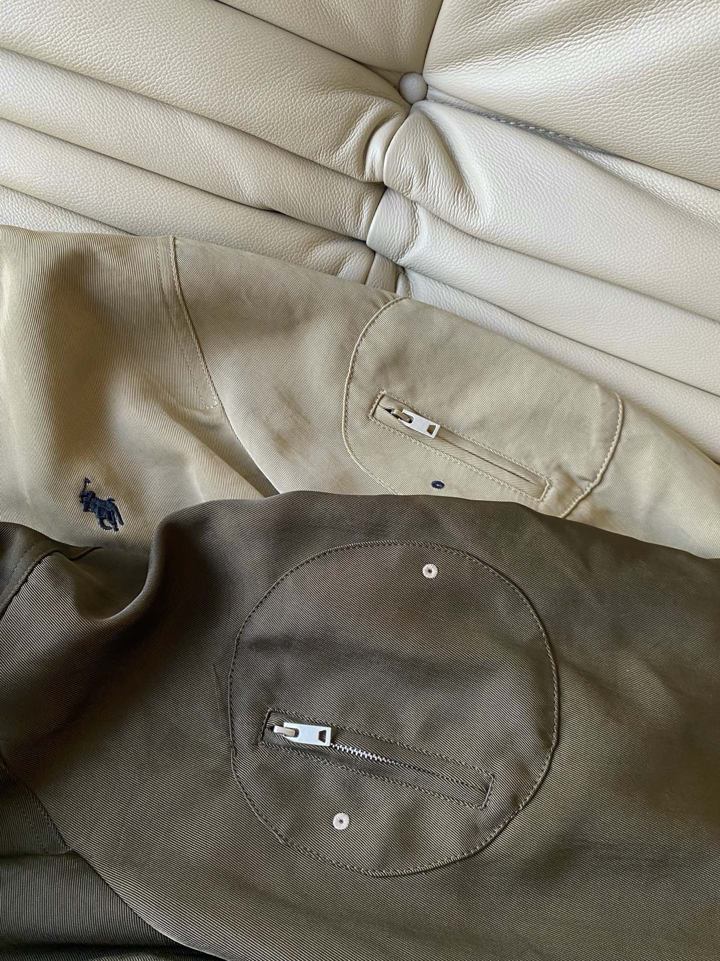 25。F秋冬 小马短款棒球服外套 经典的美式复古棒球夹克版型袖肘口袋设计注重腔调实用性和设计感 立体剪裁