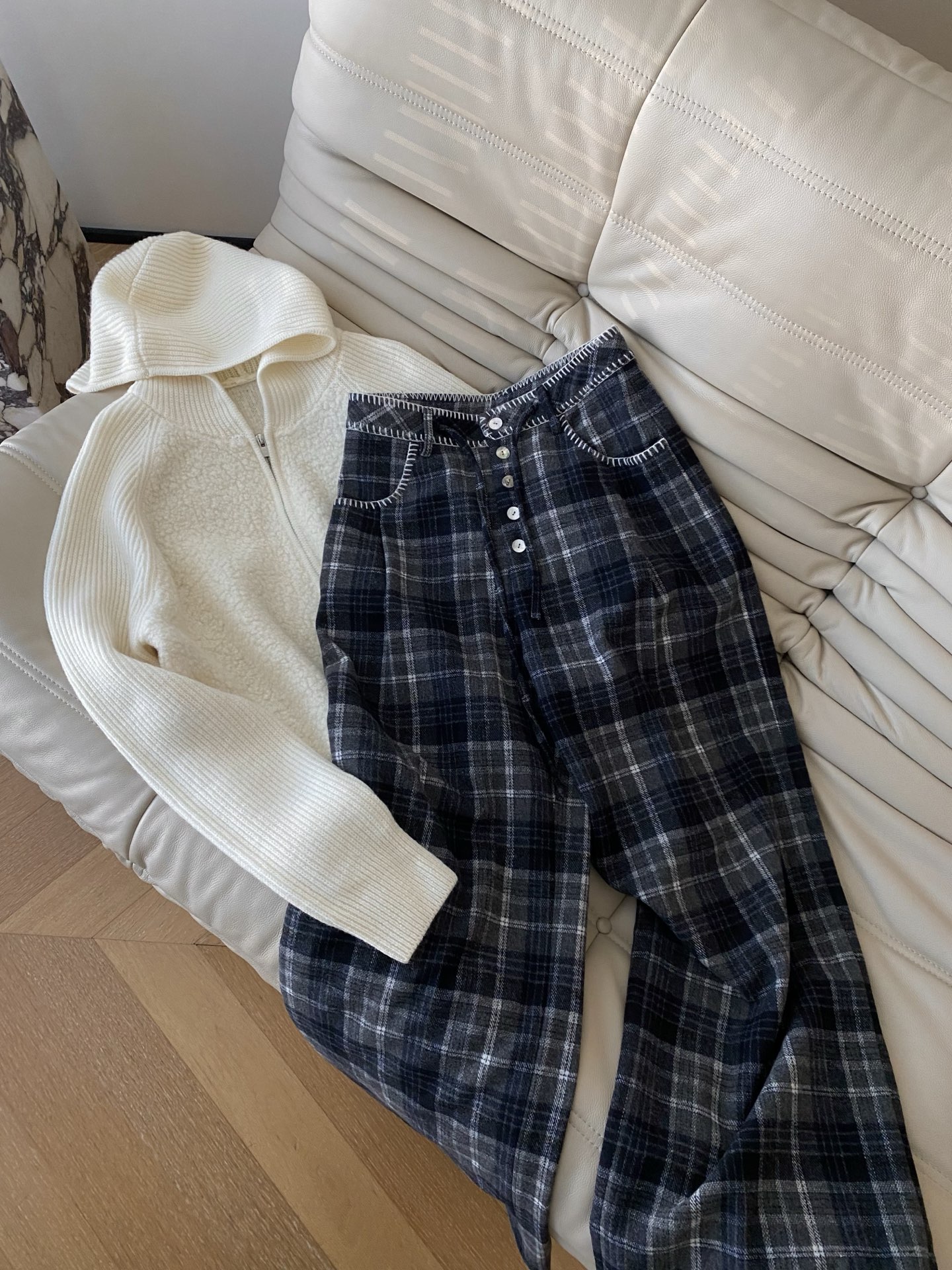 Vintage Plaid Wide Leg Pants - High-Waisted, Loose Fit, Black and Grey 2 i1760433534048 7342 0 0