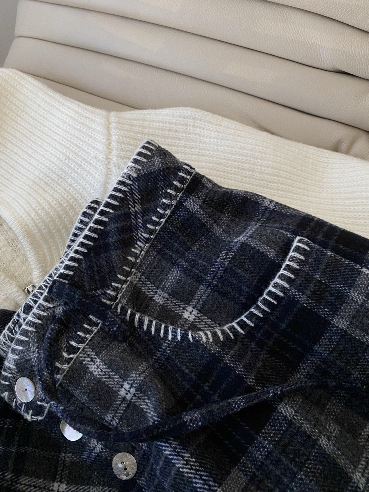 Vintage Plaid Wide Leg Pants - High-Waisted, Loose Fit, Black and Grey 6 i1760433535806 1834 0 4
