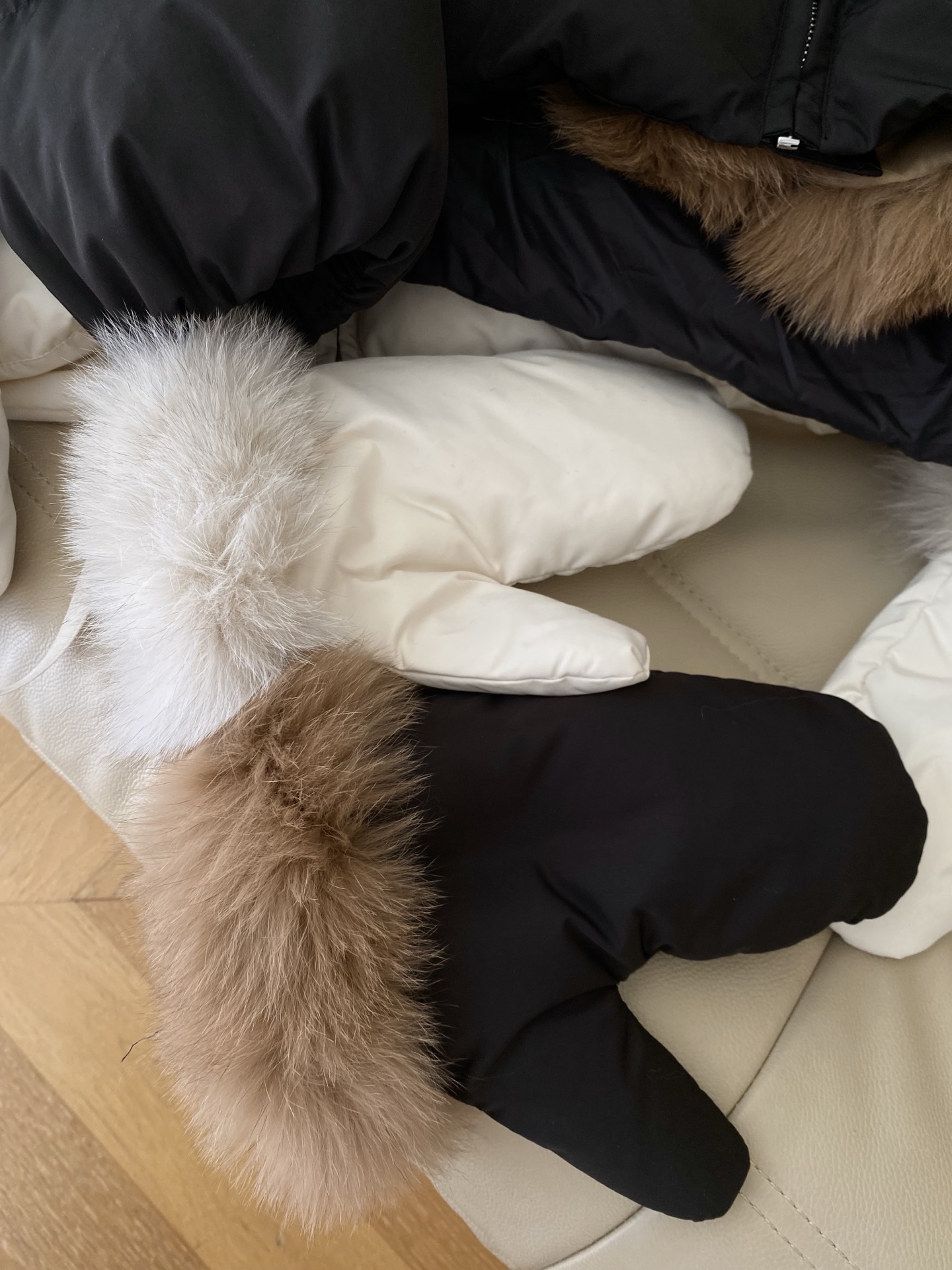 Women's Padded Puffer Jacket with Fur Collar - Warm, Stylish, and Windproof 9 i1762340865462 393 0 7