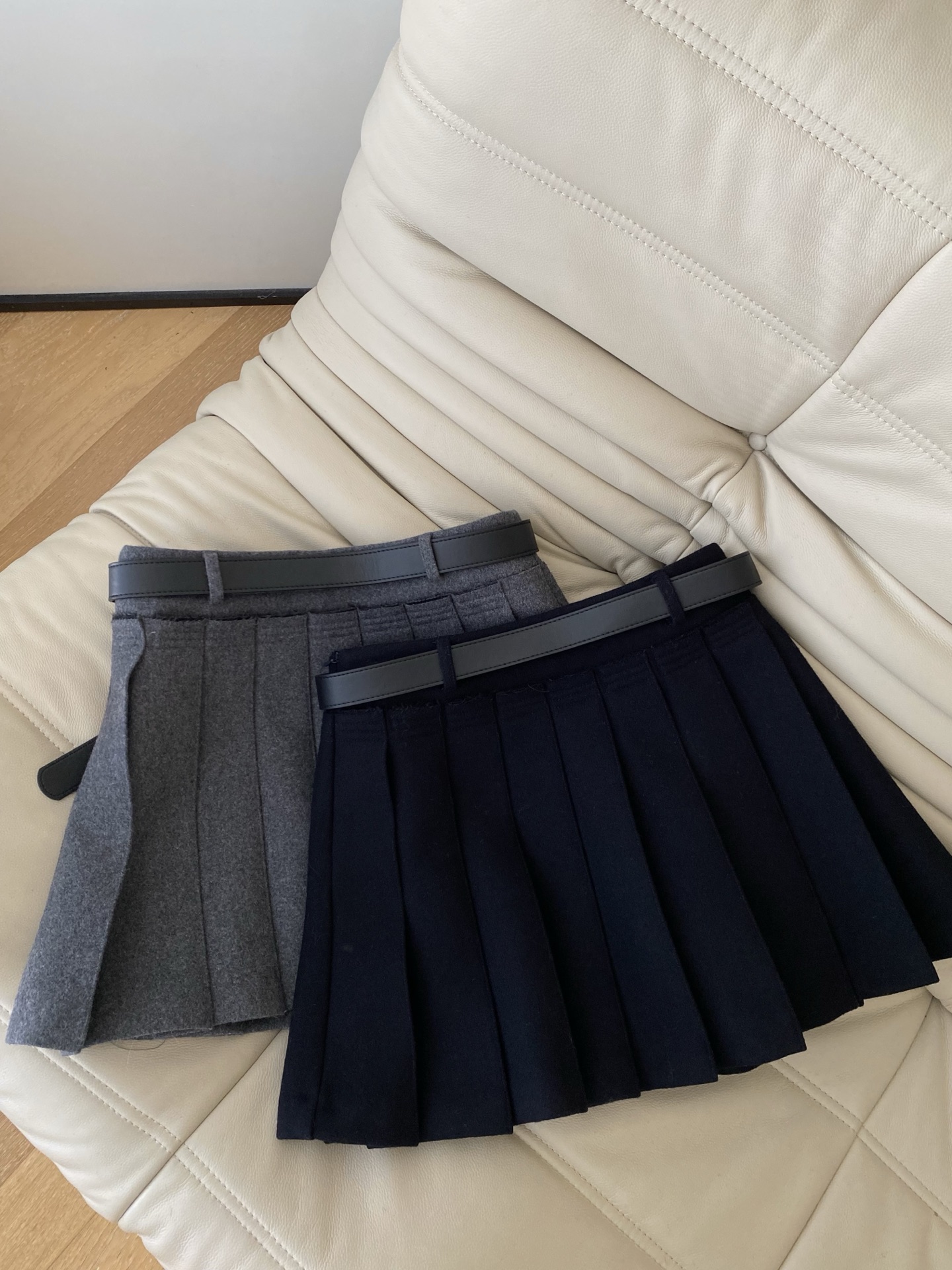 Miu Miu High-Waisted Pleated Mini Skirt with Metal Belt - Fall/Winter Collection 7 i1762343462020 225 0 5