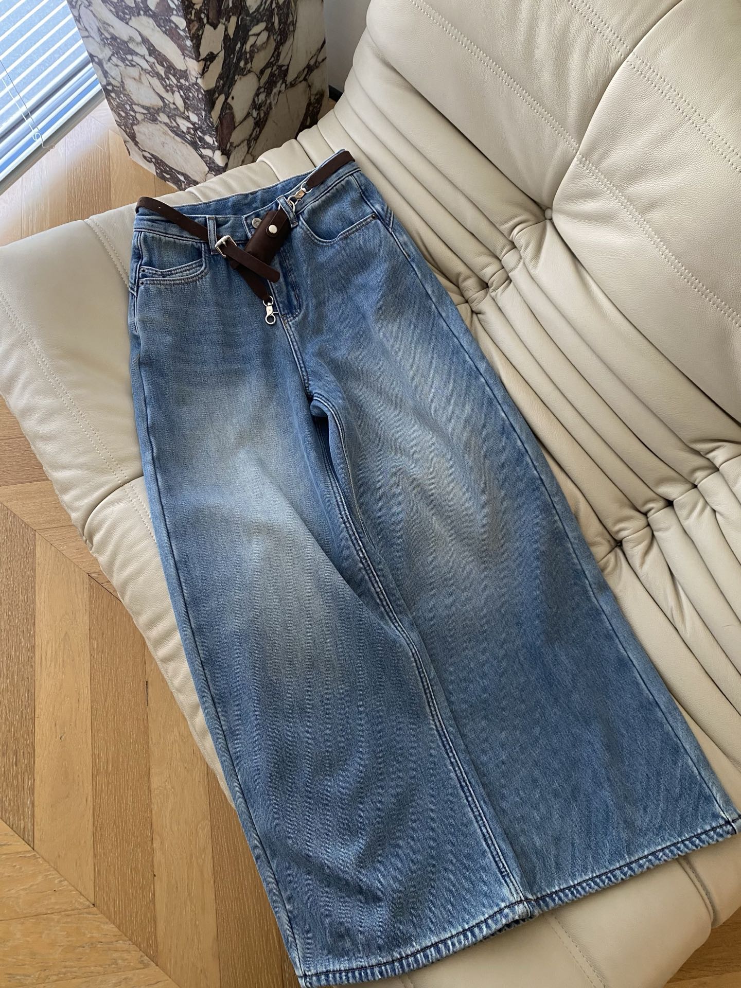 Blue Denim Jeans with Detachable Waist Bag – Relaxed Fit, Chic Style