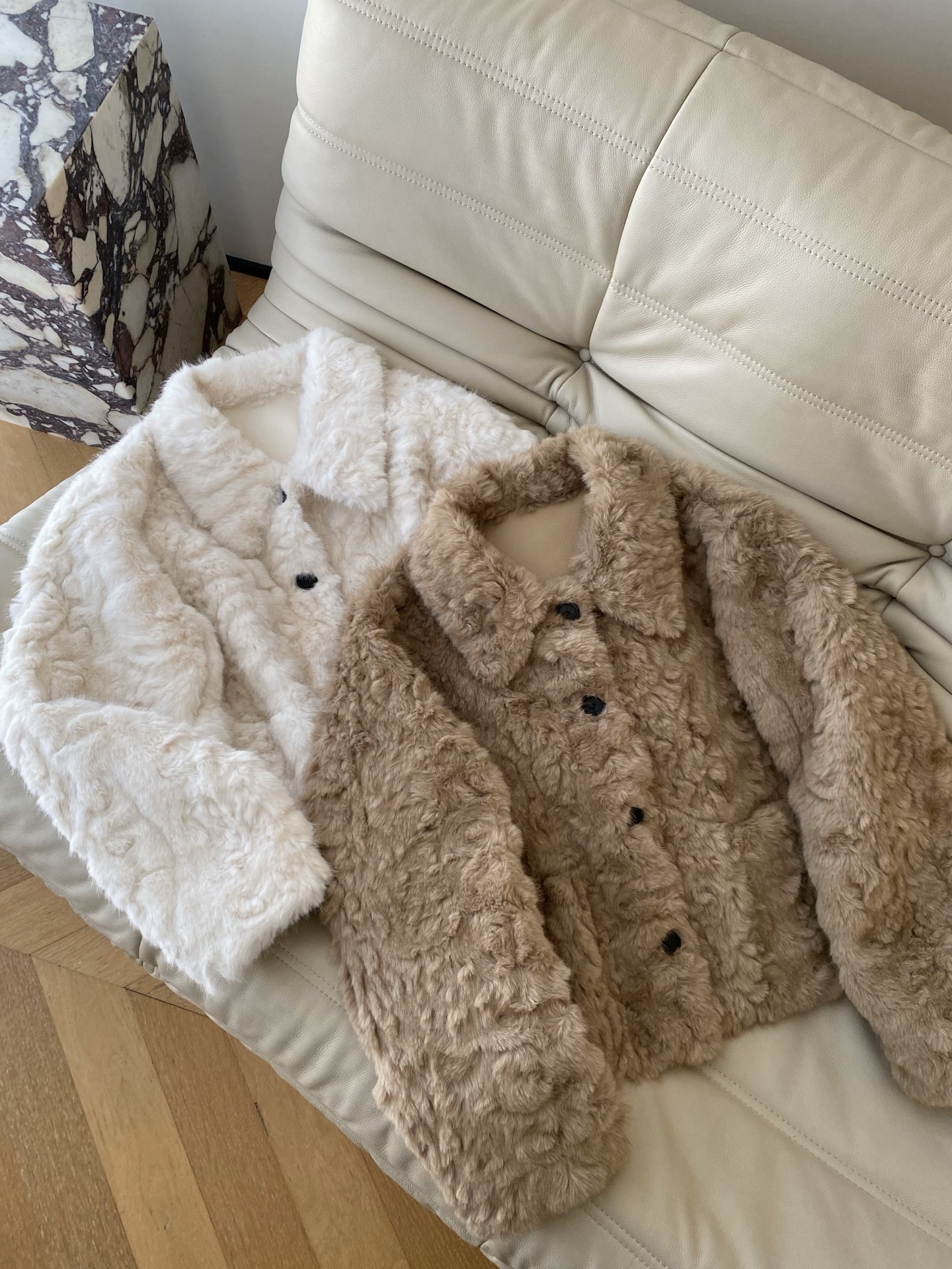 Elegant Faux Fur Short Coat with Collar, Long Sleeve, and Matte Black Buttons