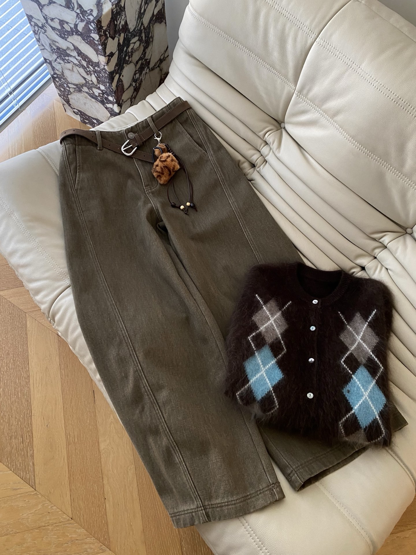 High-Waisted Wide Leg Jeans with Plush Trim – Corduroy Texture, Autumn & Winter