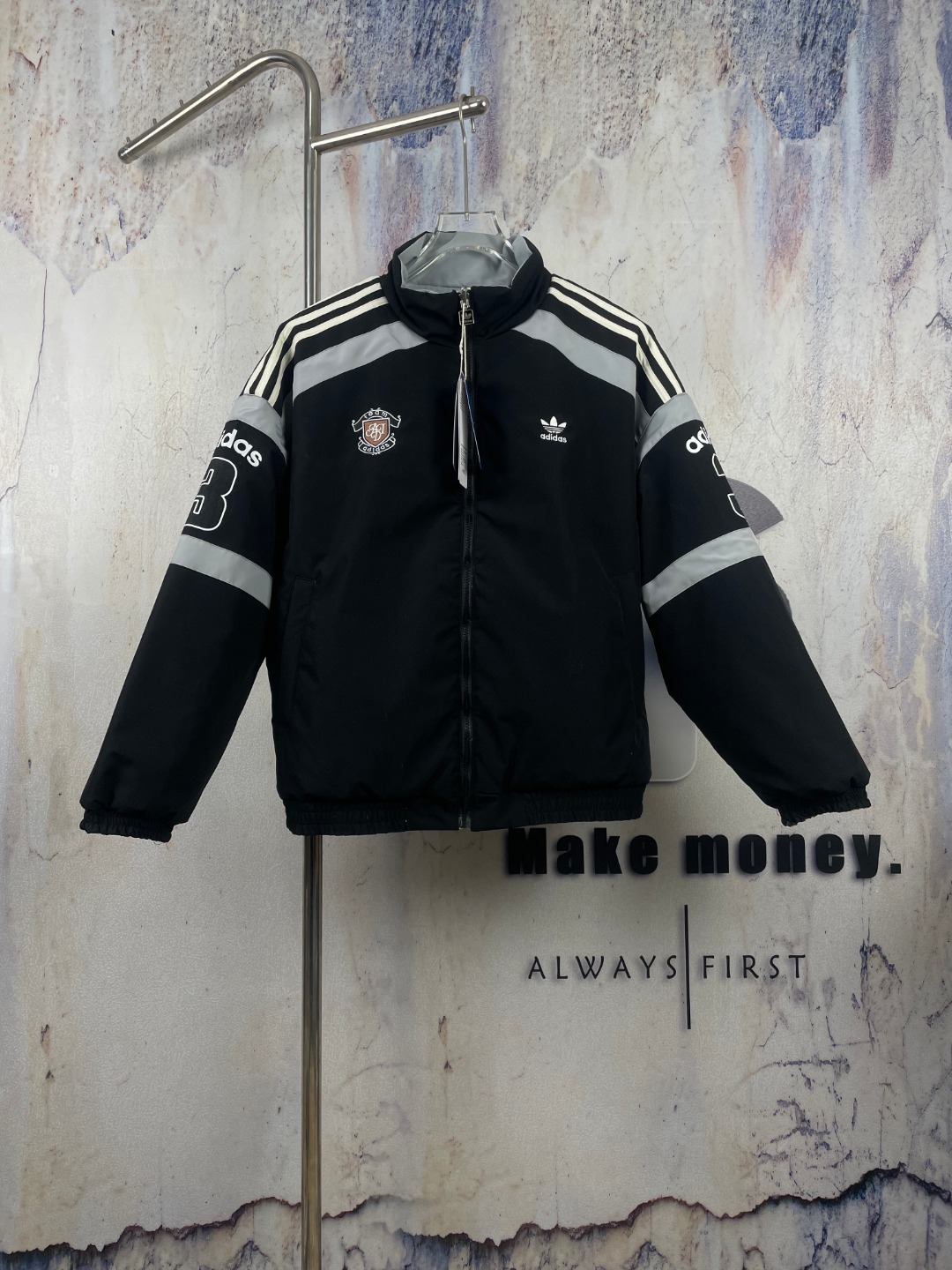 P190 Número de modelo - AD958 🔘Adidas 𝐚𝐝𝐢𝐝𝐚𝐬 25FW originals Chaqueta acolchada reversible de trébol * El mismo m…