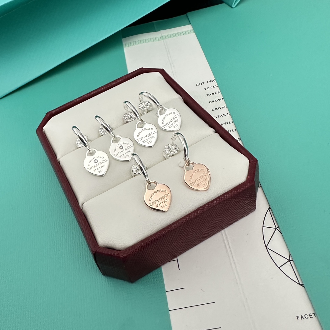 NO:114435,Tiffany Tiffany new CNC steel stamp heart-shaped earrings plum blossom earplugs silver color separation rose gold, jewelry boutique, tiffany, earrings19860909Tiffany蒂芙尼新款cnc钢印心形耳环梅花耳塞 银色 分色玫瑰金,饰品精品,tiffany,earrings,Jewelry