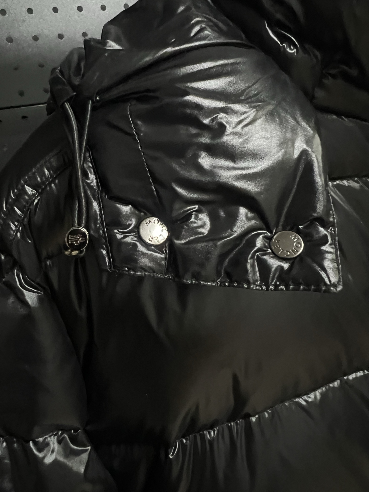 Moncler短款羽绒服｜高機能デザイン・抜群の保温性