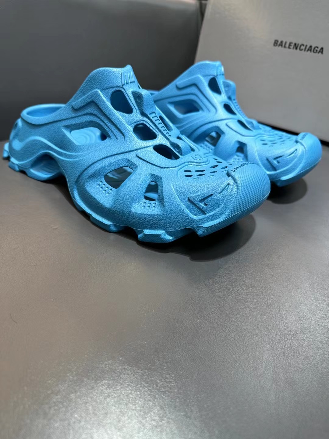 BALENCIAGA / París familia parejas modelos al aire libre semi remolque sandalias cueva zapatos envío