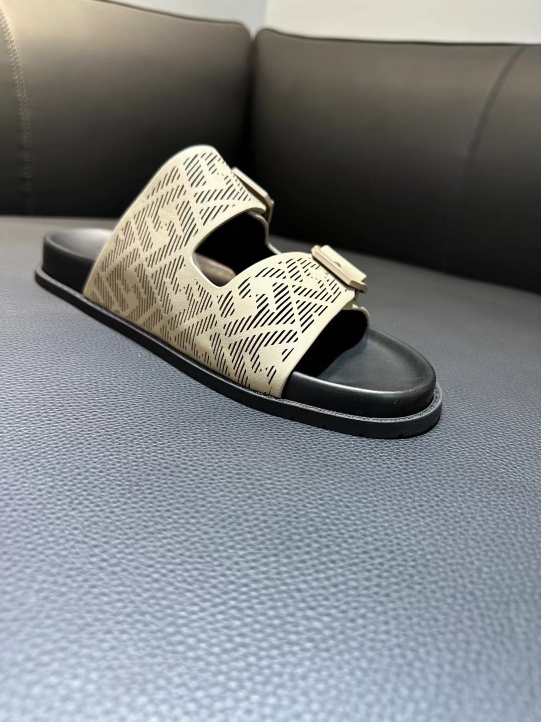 Fendi Style Brown Leather Men's Shoes Men's Shoes Men's Shoes detail image 4 from source 781851