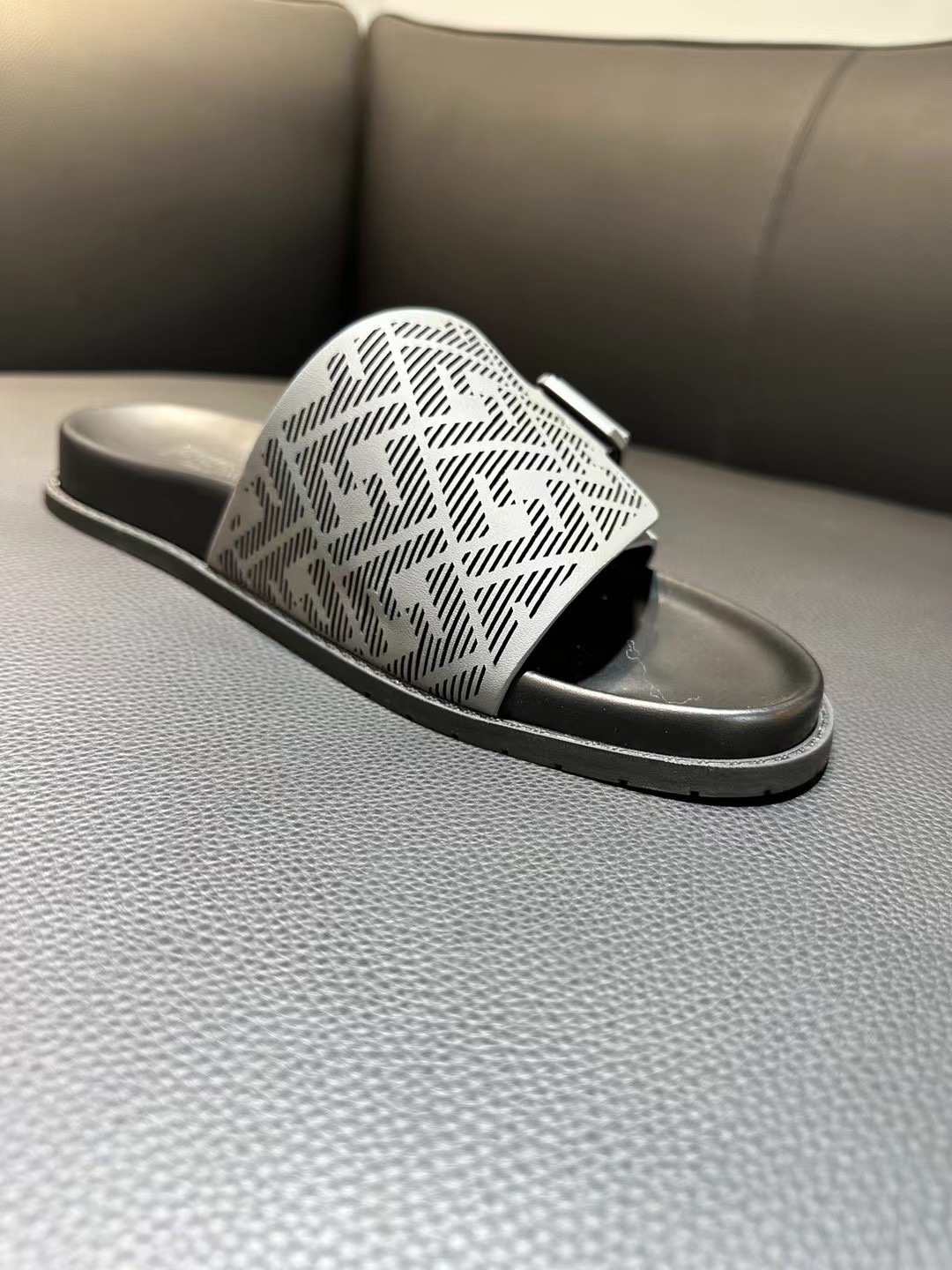 Fendi Style Brown Leather Men's Shoes style reference detail image 4 from source 781856