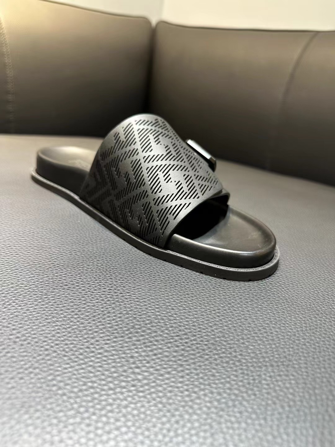 Fendi Style Brown Leather Men's Shoes Men's Shoes Men's Shoes detail image 4 from source 781852