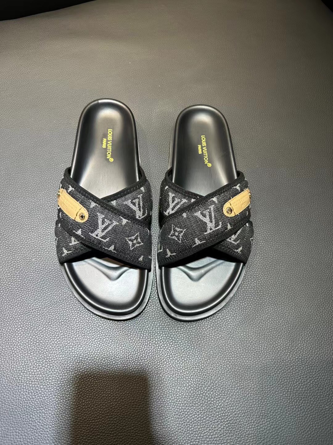 [flores viejas] 𝐋𝐨𝐮𝐢𝐬 𝐕𝐮𝐢𝐭 𝐭𝐨𝐧 Louis Vuitton Nuevas sandalias en relieve zapatillas Llen
