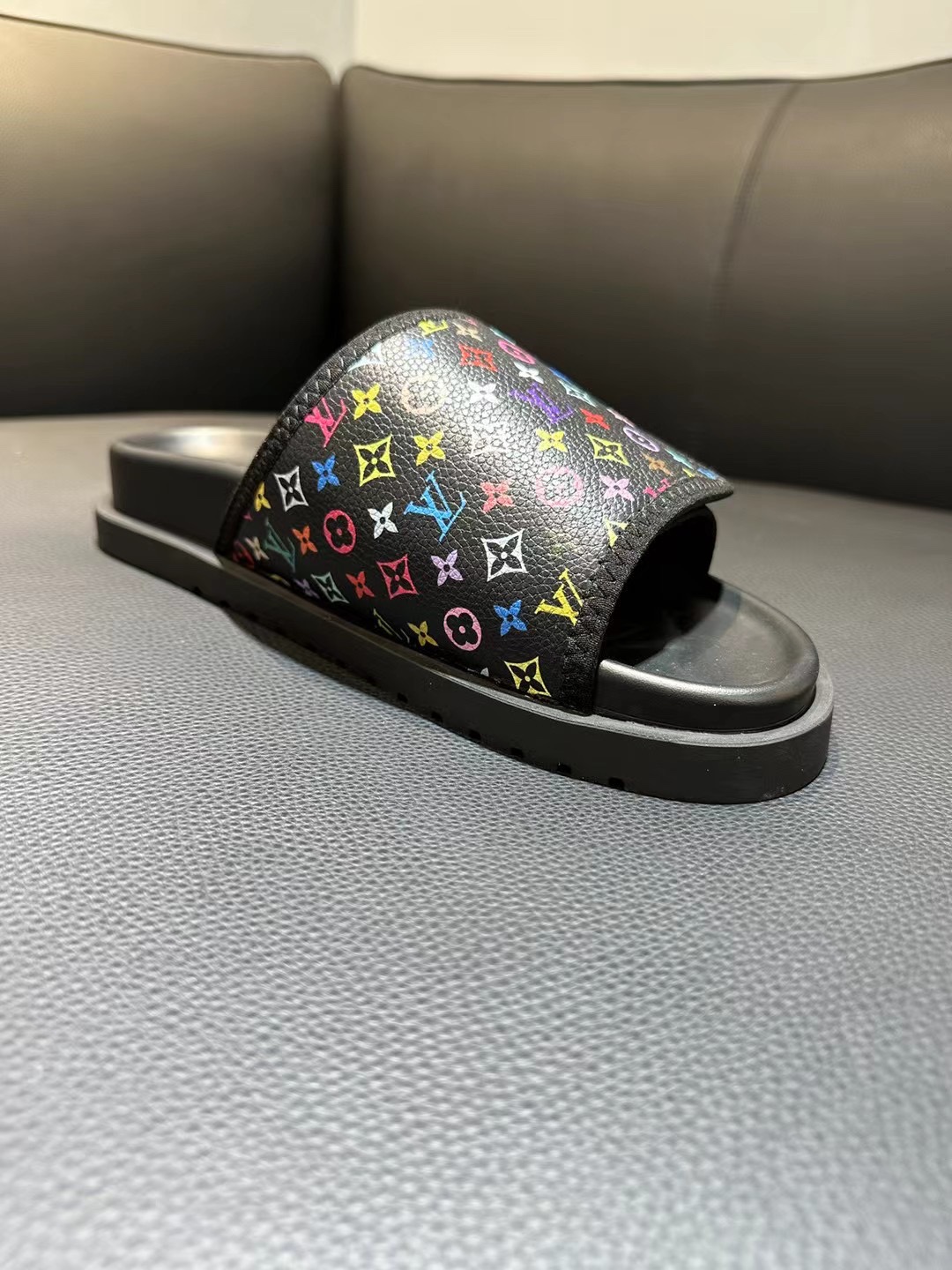 [flores viejas] 𝐋𝐨𝐮𝐢𝐬 𝐕𝐮𝐢𝐭 𝐭𝐨𝐧 Louis Vuitton Nuevas sandalias en relieve zapatillas Llen