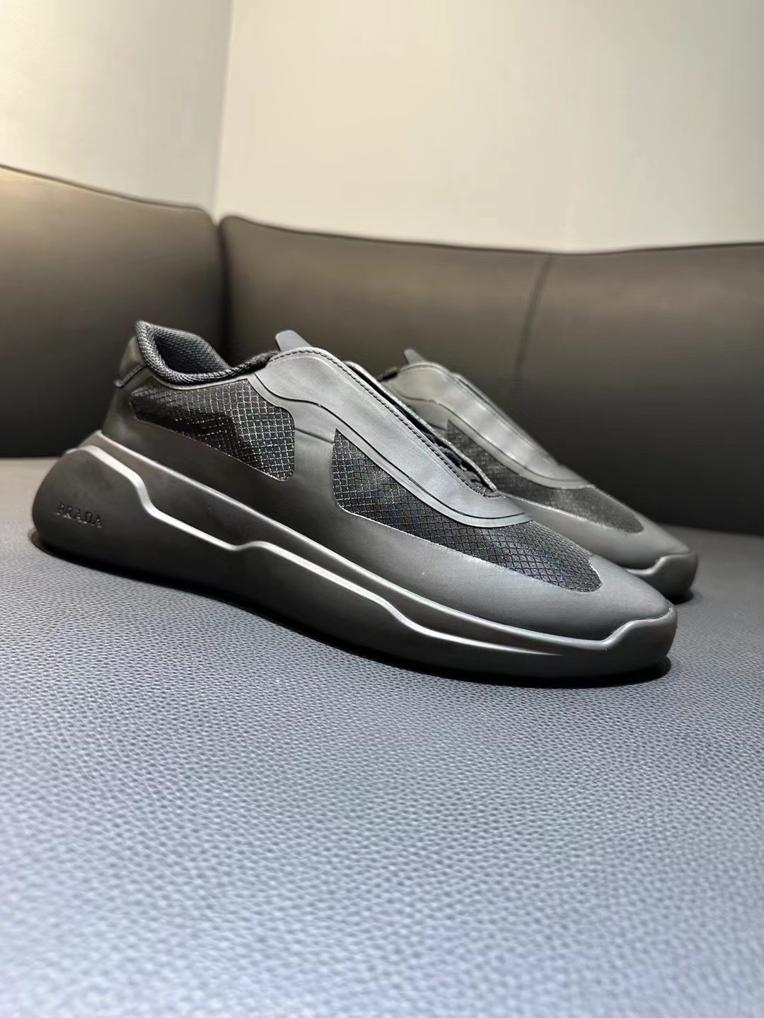 Prada Style Leather Men's Shoes style reference detail image 6 from source 781937