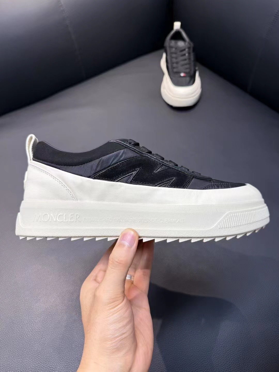 NO:349274,New model size 38-45 7F1940080016003200 shirt, Moncler19860909新款38-45码 7F1940080016003200蒙口,,Moncler,Men's shoes