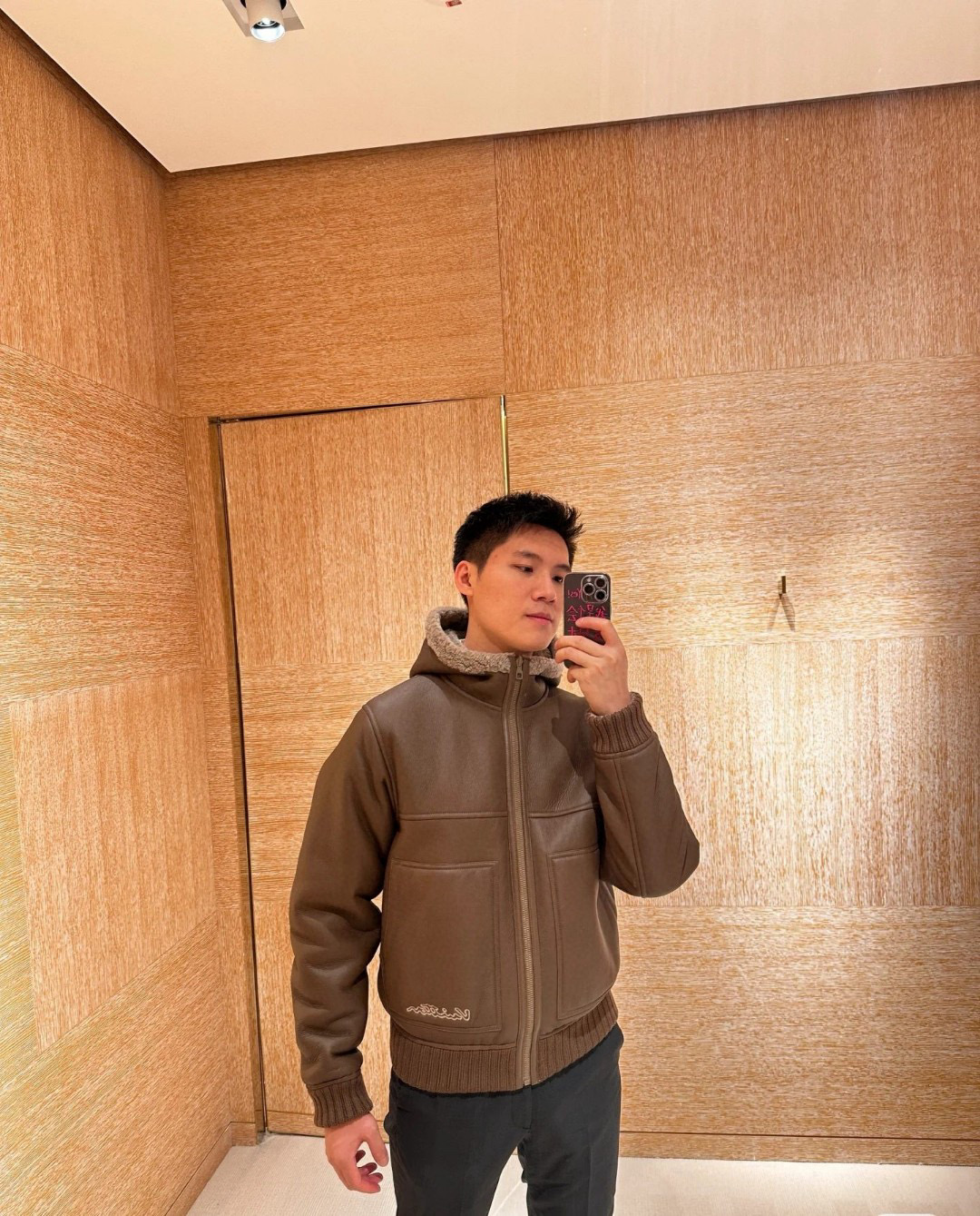 NO:674808,LV double-sided fur upper body effect,,louis vuitton,Top Customize119860909LV双面皮毛上身效果,,louis vuitton,Top Customize1,Men's clothing