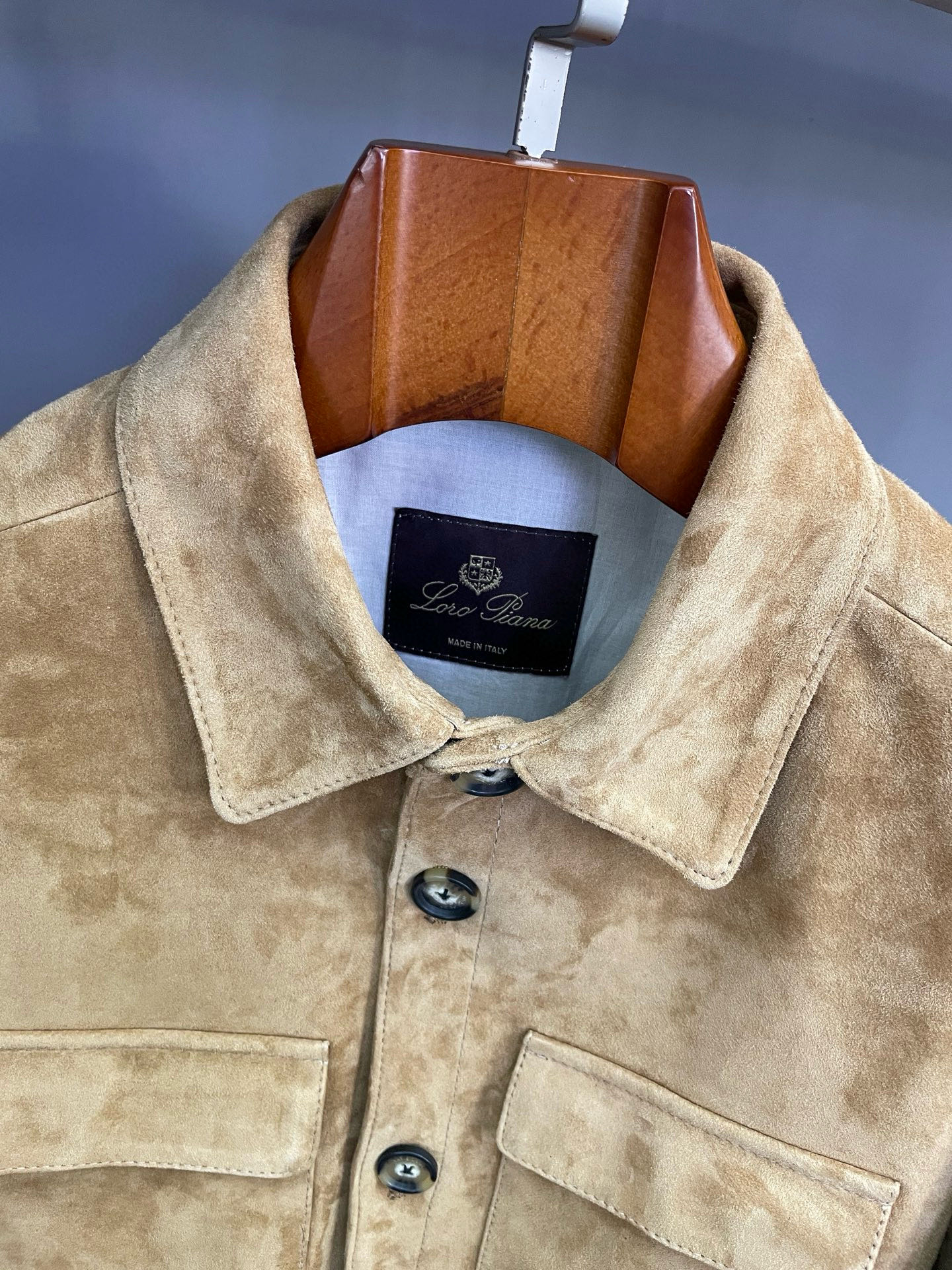 P2352 LP 诺优翩雅2025秋冬男士羊皮皮衣：以匠