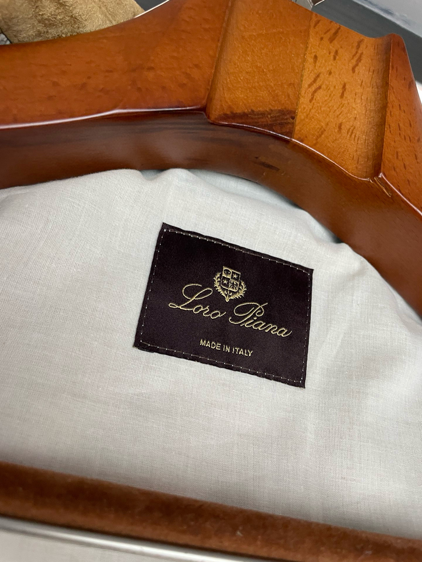 P2352 老钱风皮衣范本｜诺优翩雅这件把质感焊在身上