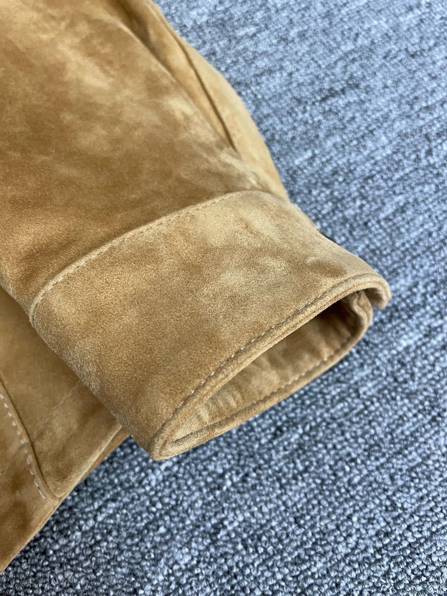 P2352 老钱风皮衣范本｜诺优翩雅这件把质感焊在身上