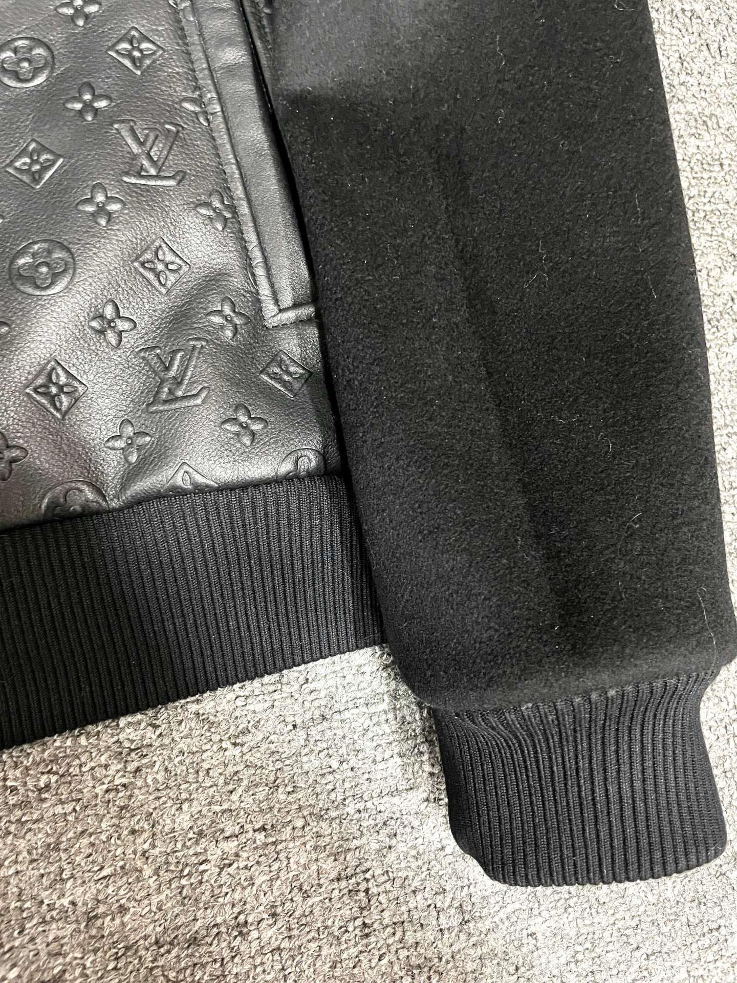 P2100 路易威登 LV 2025新款男士皮衣,平铺细