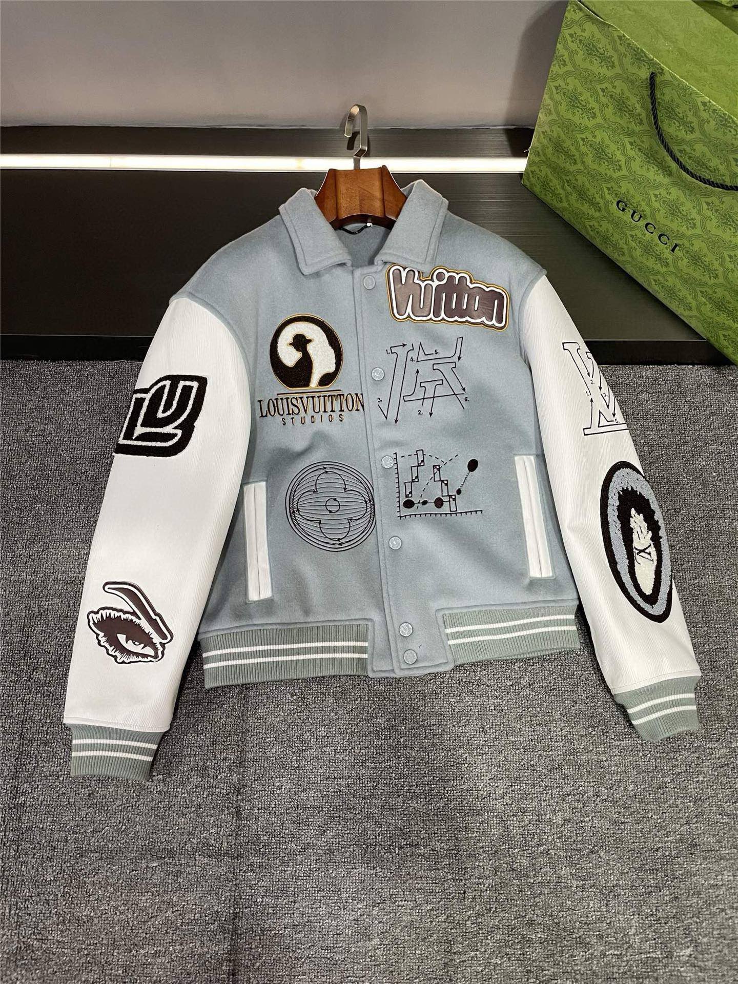 NO:854829,Tile details,,Top Customize119860909平铺细节图,,Top Customize1,Men's clothing