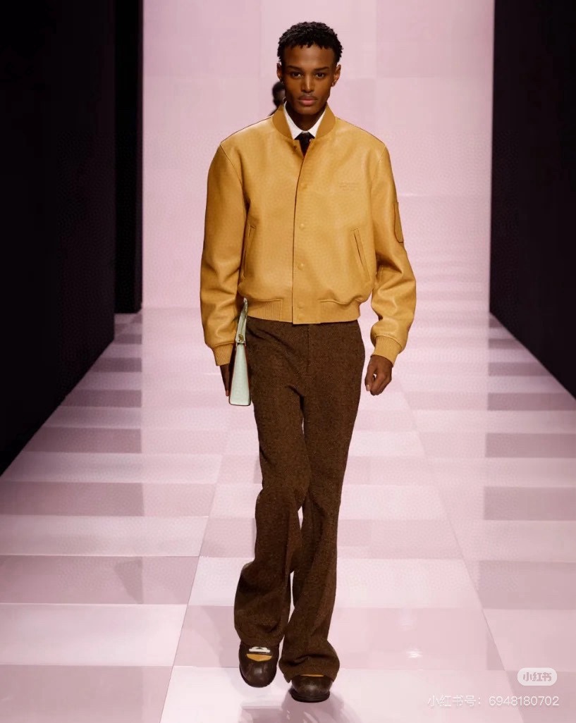 NO:772740,LV official website picture,,louis vuitton,Top Customize119860909LV官网图,,louis vuitton,Top Customize1,Men's clothing