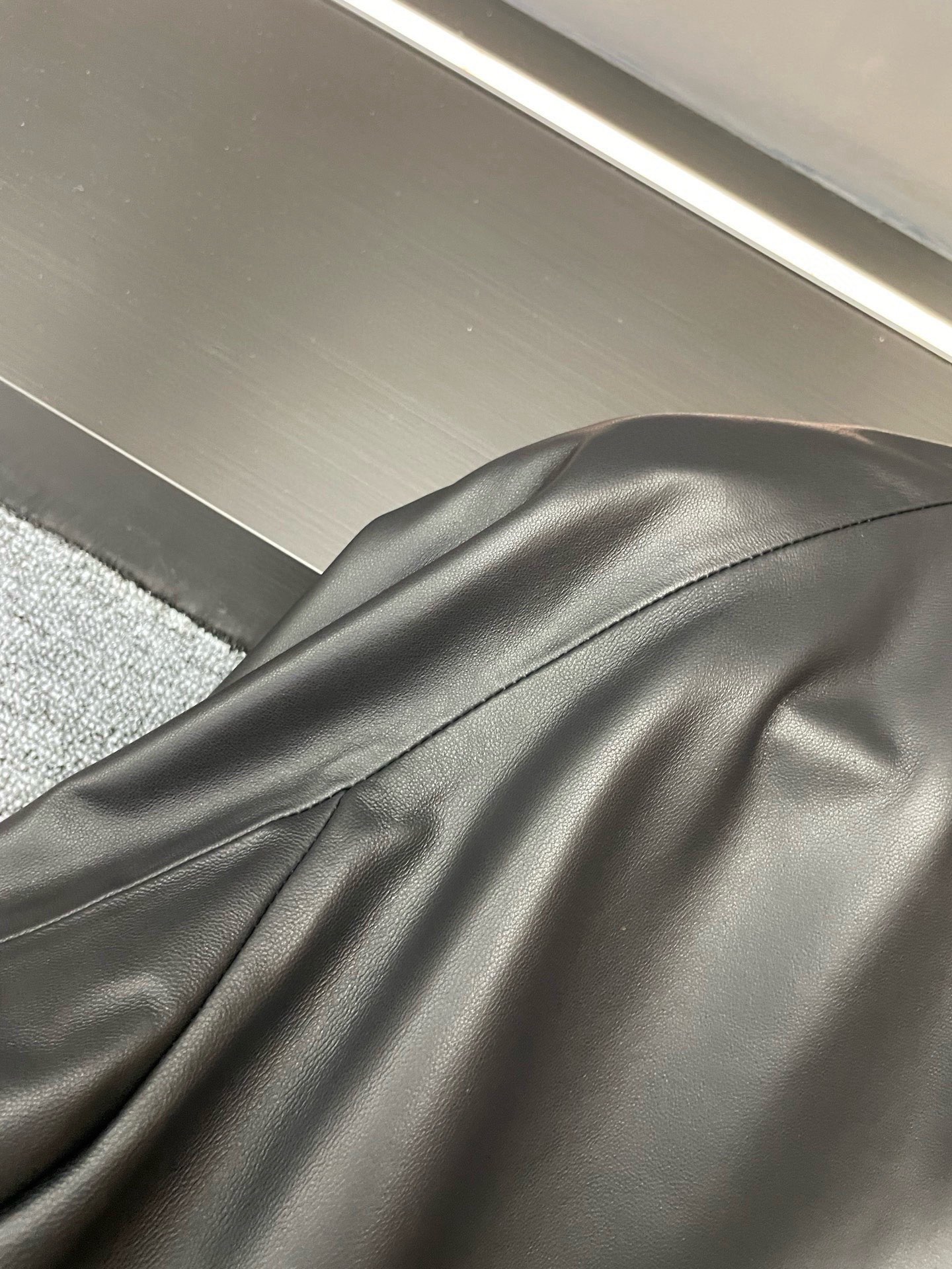 루이비통 램스킨 보머 자켓 남성 자켓 상세 이미지 6