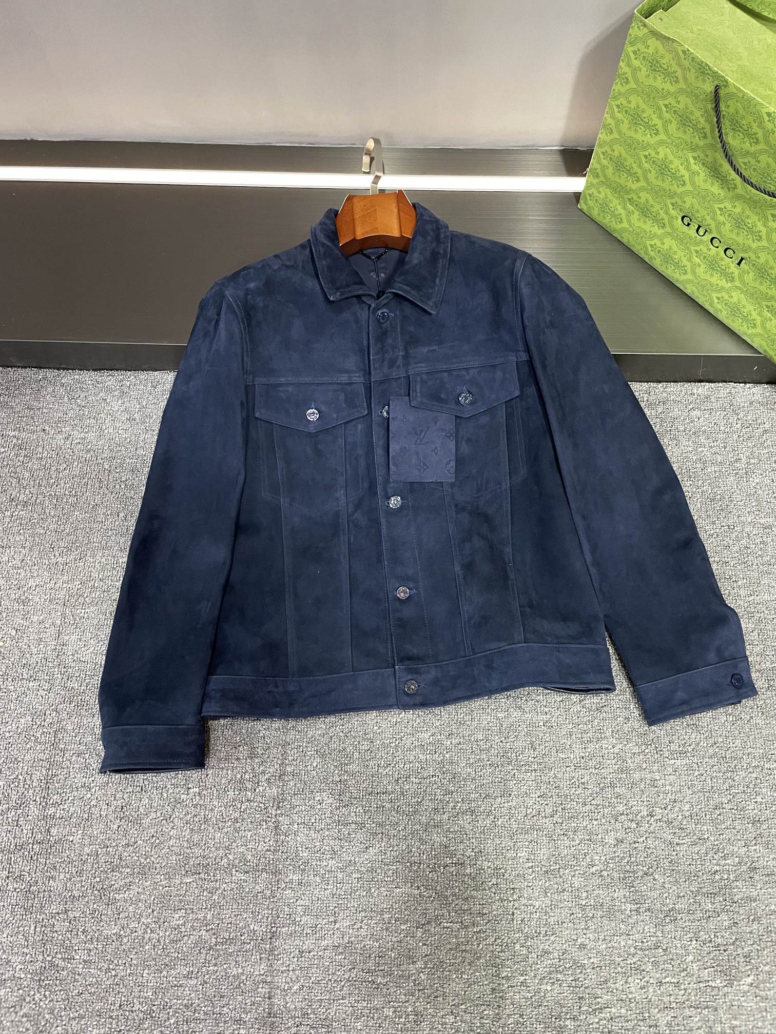 NO:773161,Details,,Top Customize119860909细节,,Top Customize1,Men's clothing