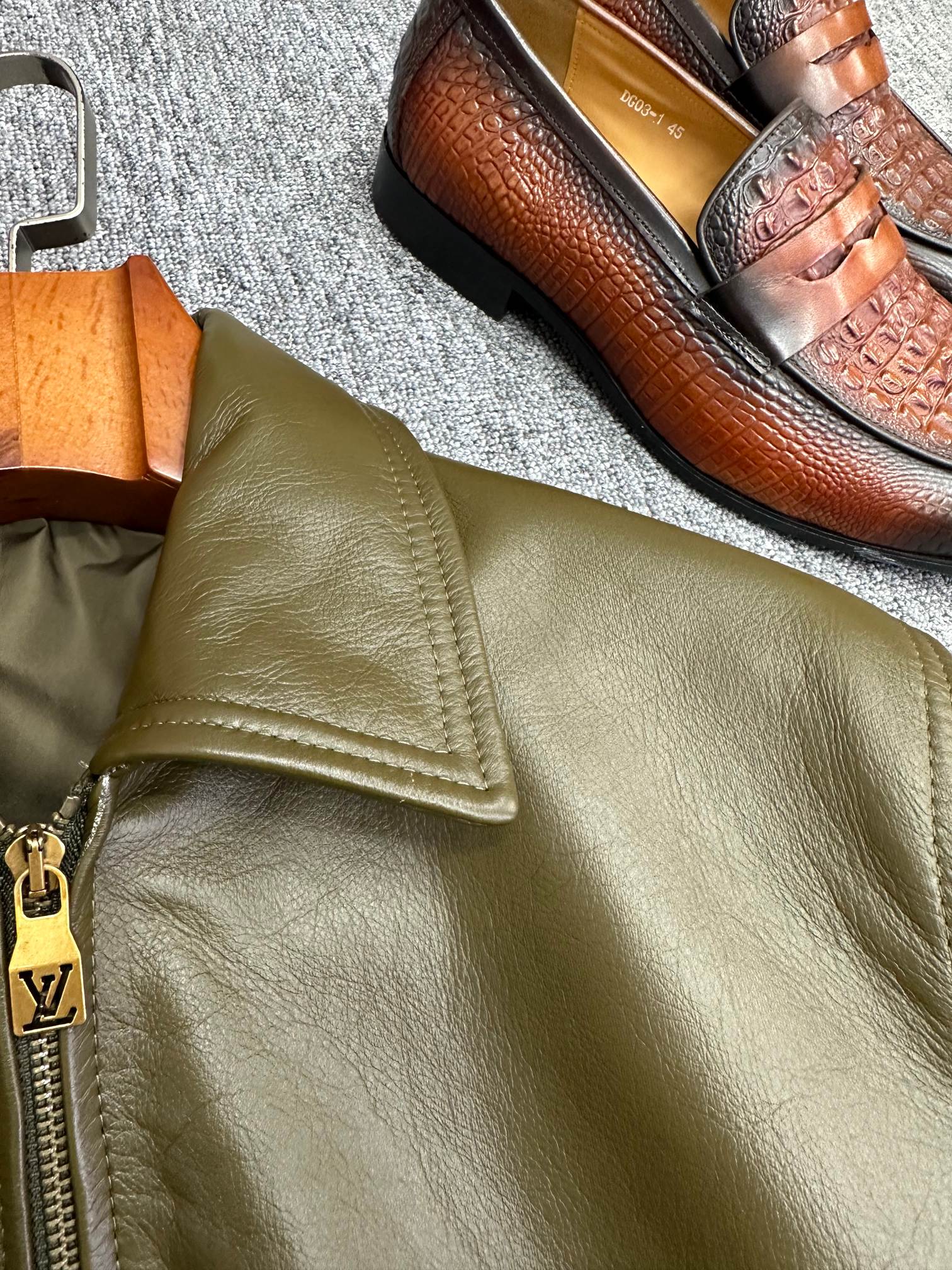 NO:940593,Louis Vuitton cowhide jacket more details,,louis vuitton,jackets & coats,cowhide,Top Customize119860909路易威登牛皮外套更多细节,,louis vuitton,jackets & coats,cowhide,Top Customize1,Men's clothing