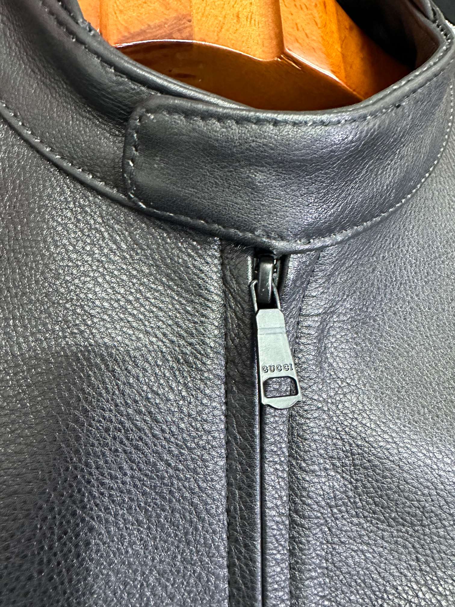 NO:940359,More details,,Top Customize119860909更多细节,,Top Customize1,Men's clothing